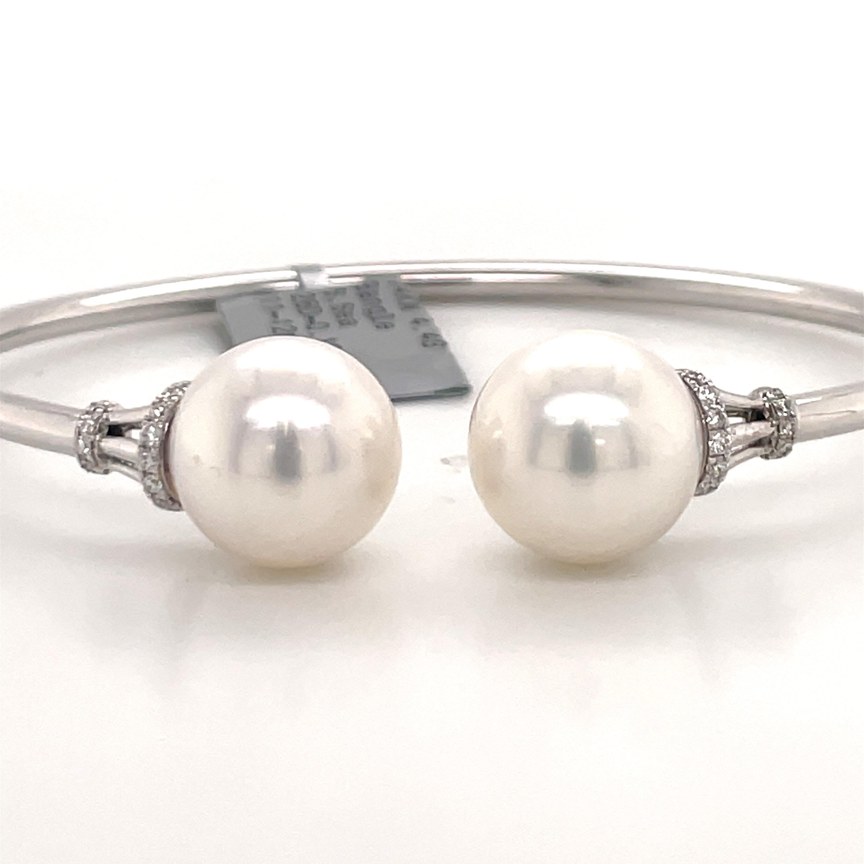 South Sea Pearl Diamond Bangle Bracelet 0.19 Carats 14 Karat White Gold In New Condition For Sale In New York, NY