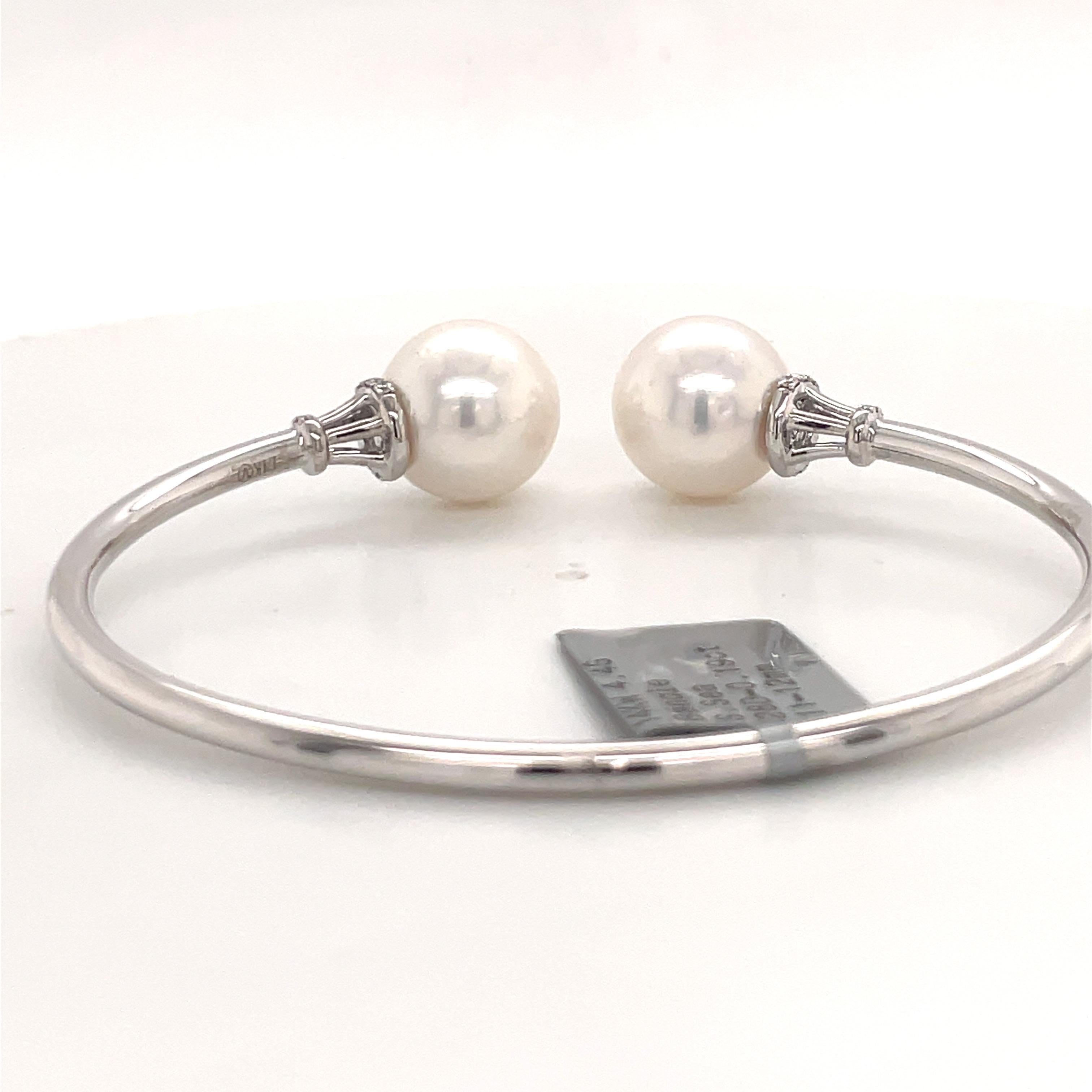 South Sea Pearl Diamond Bangle Bracelet 0.19 Carats 14 Karat White Gold For Sale 1