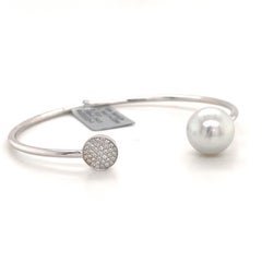 Bracciale con diamanti e perle dei mari del sud 0,13 carati in oro bianco 18 carati