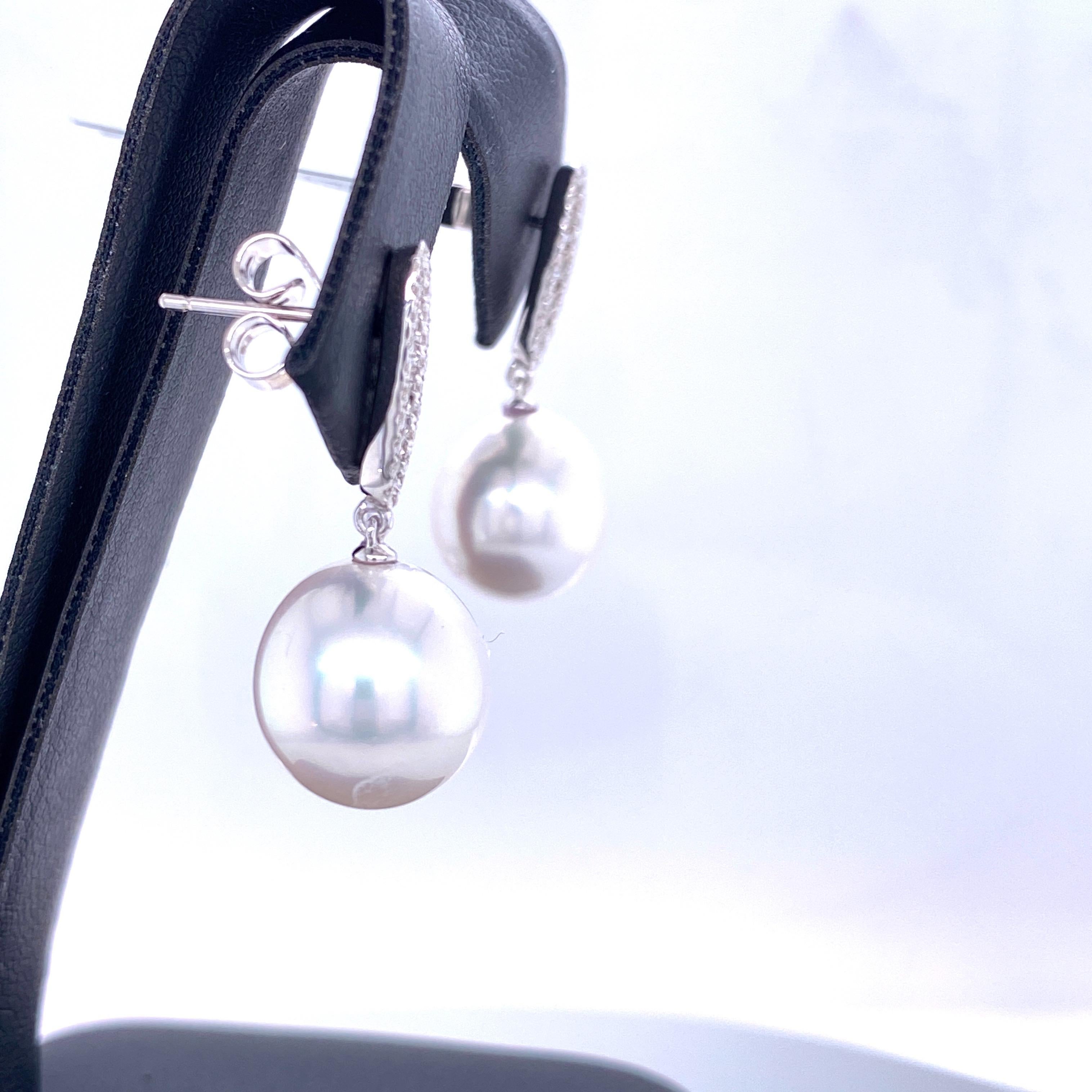 South Sea Pearl Diamond Bar Drop Earrings 0.45 Carat 18 Karat White Gold In New Condition For Sale In New York, NY