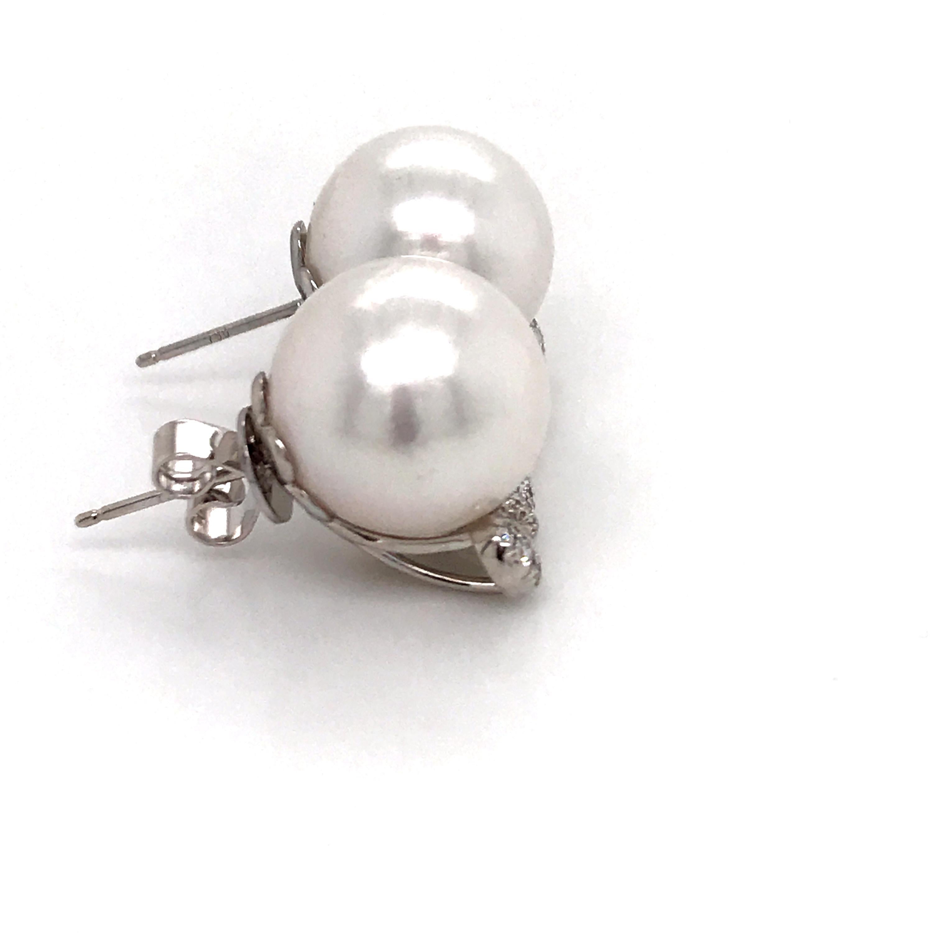South Sea Pearl Diamond Bow Earrings 0.36 Carat 18 Karat White Gold In New Condition For Sale In New York, NY