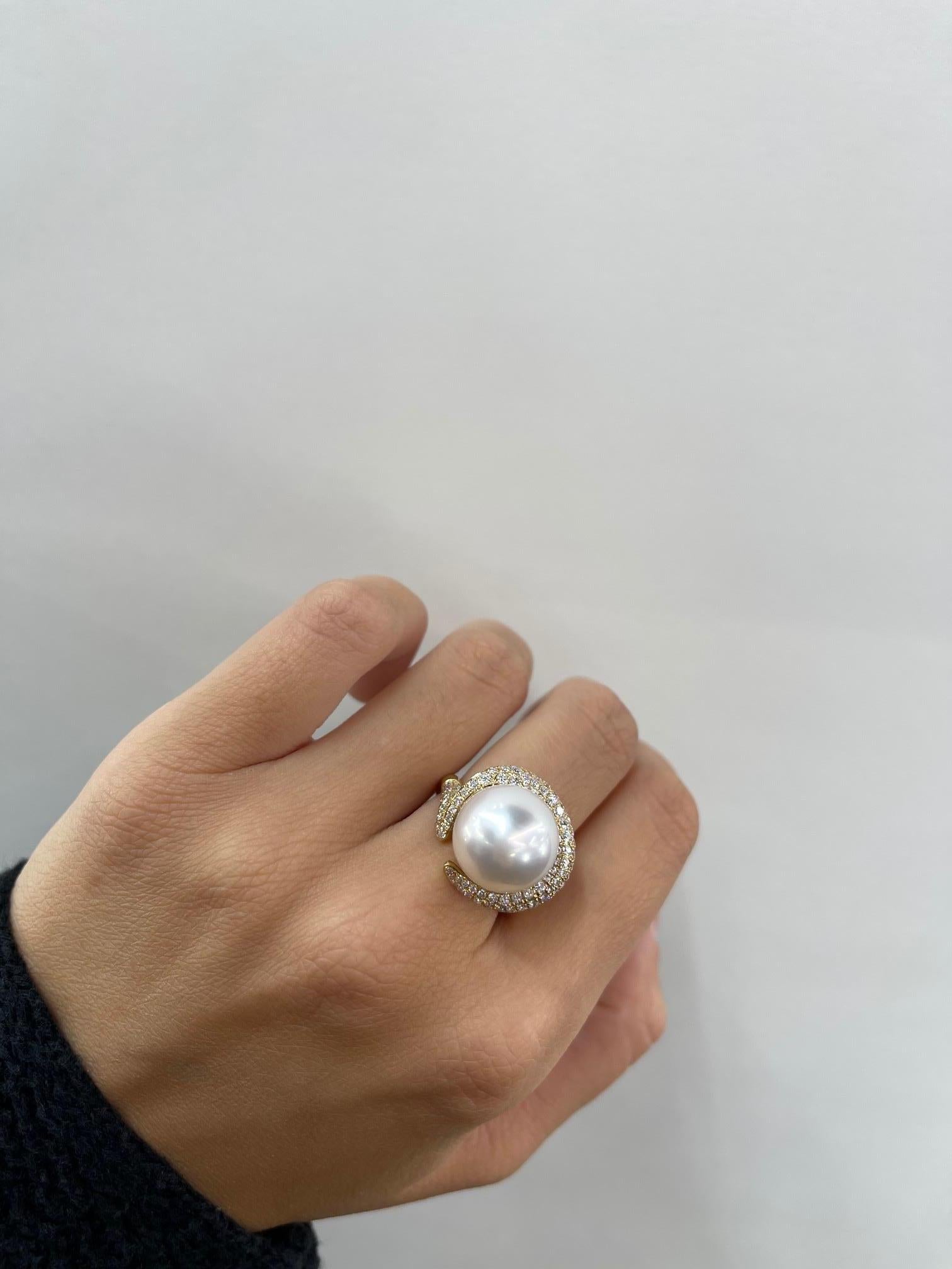 South Sea Pearl Diamond Cocktail Ring 0.84 Carats 4.9 Grams For Sale 2