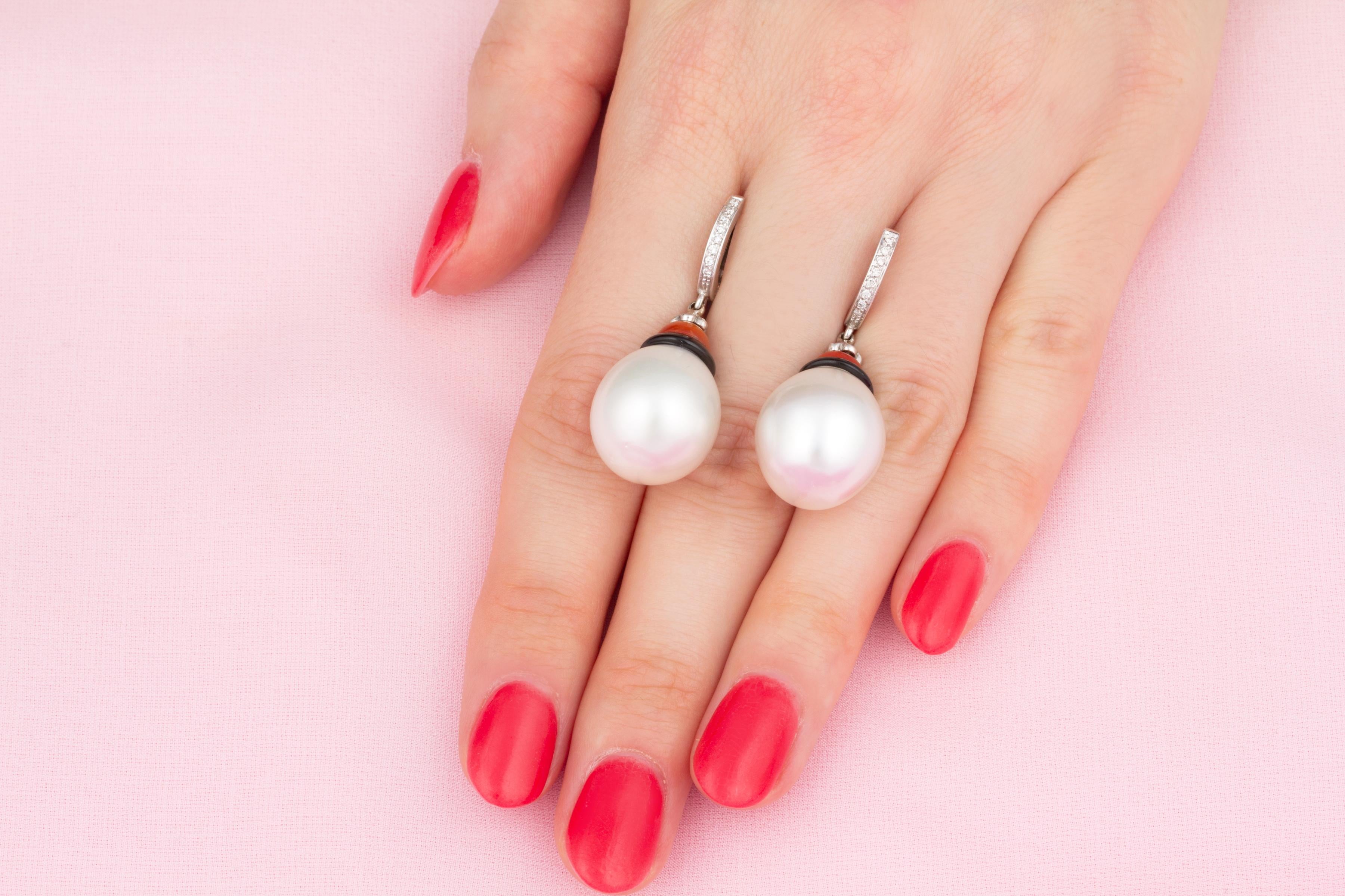 Artiste Perle des mers du Sud Diamant Corail Onyx Pendants d'oreilles Déco Hoop Design by Ella Gafter en vente