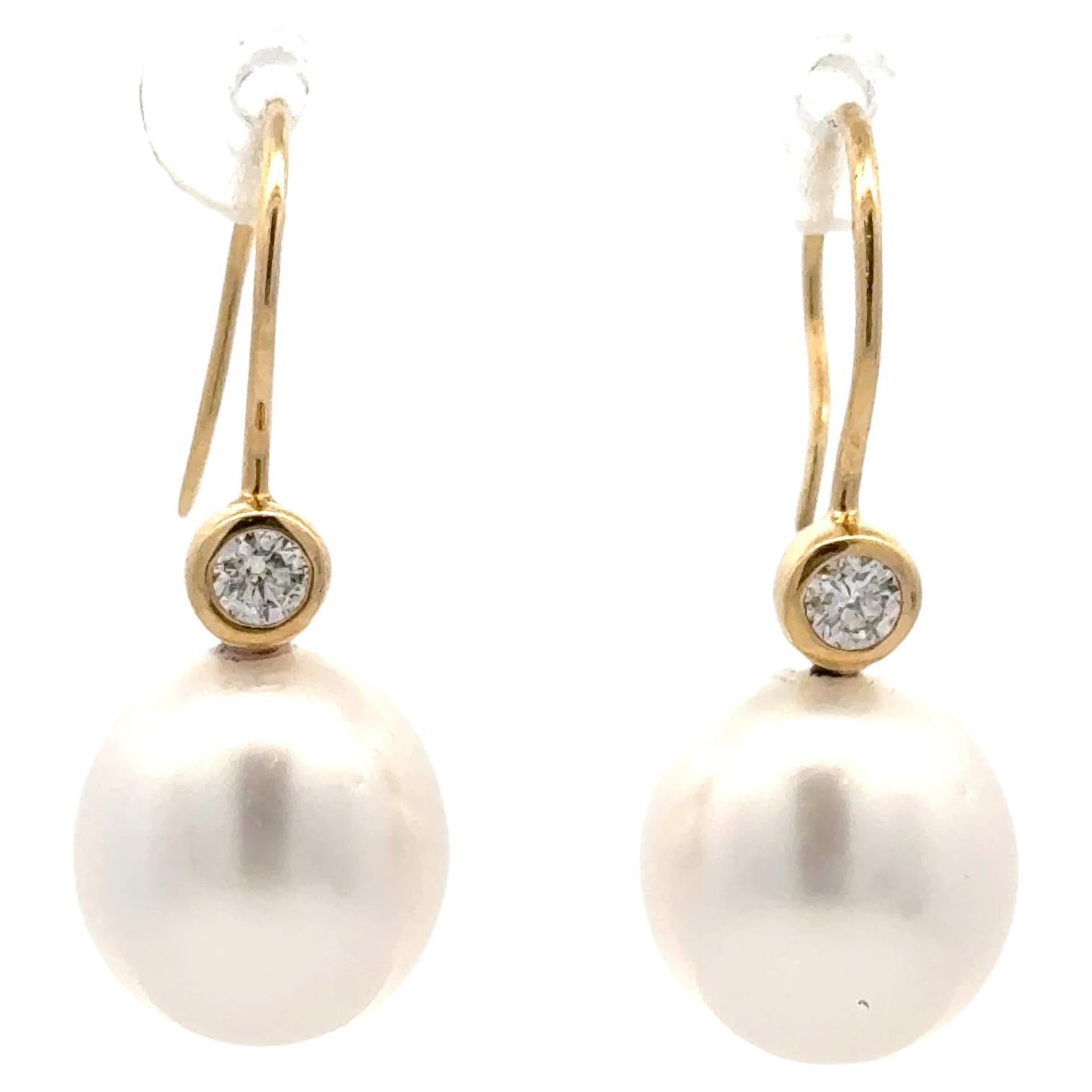 South Sea Pearl Diamond Drop Earrings 0.20 Carat 18 Karat Yellow Gold For Sale