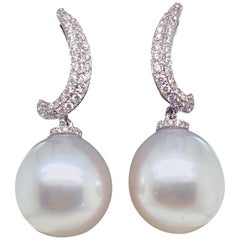 Boucles d'oreilles pendantes avec diamants et perles des mers du Sud 0,48 carat or blanc 18 carats