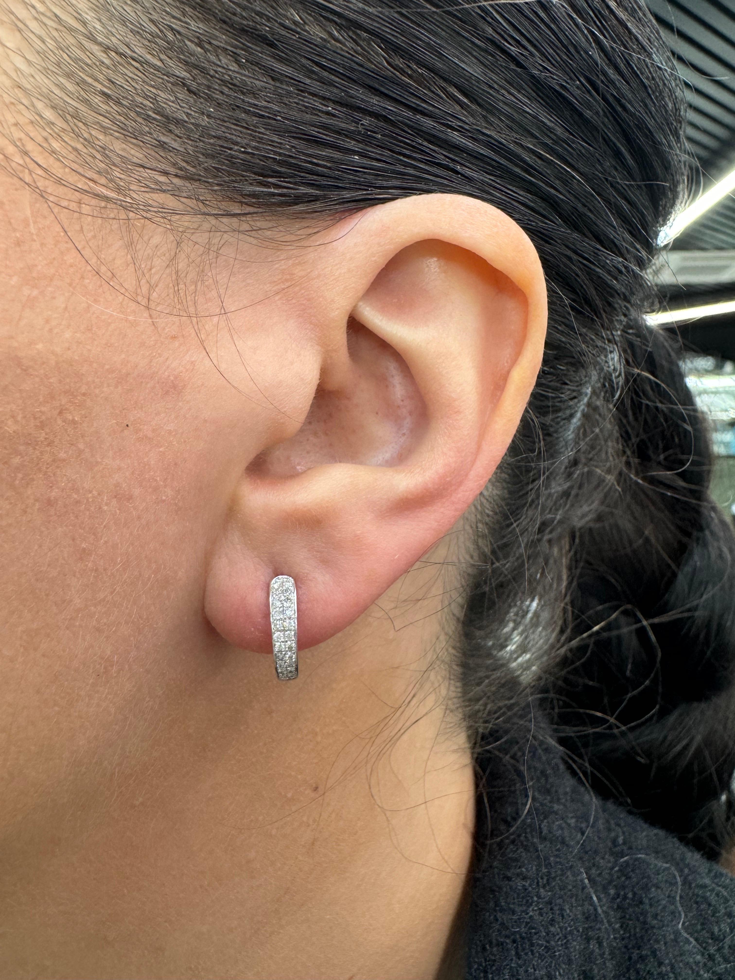 South Sea Pearl Diamond Drop Earrings 0.77 Carats 18 Karat White Gold 13-14 MM For Sale 1