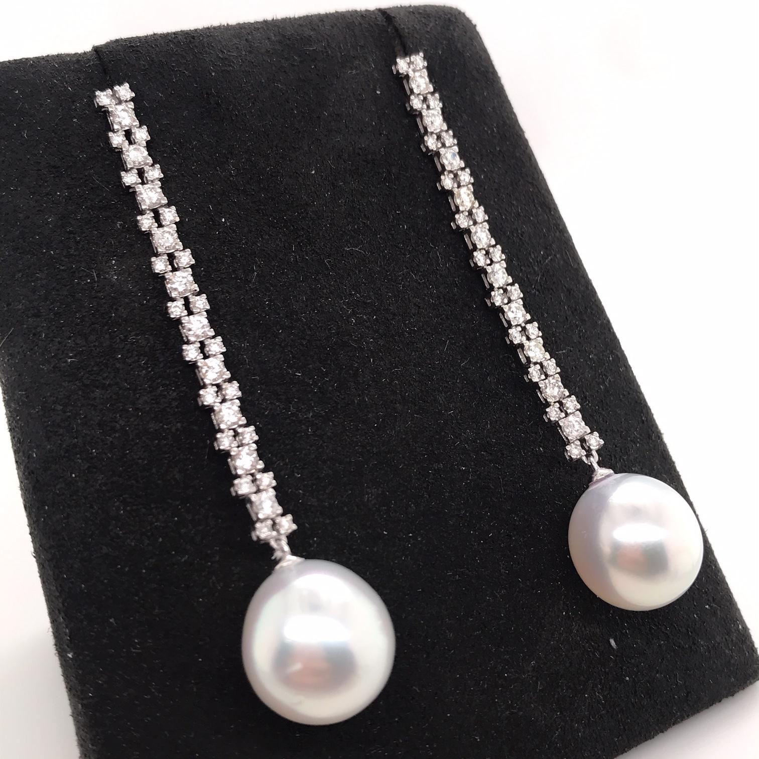 South Sea Pearl Diamond Drop Earrings 1.08 Carat 18 White Gold In New Condition For Sale In New York, NY