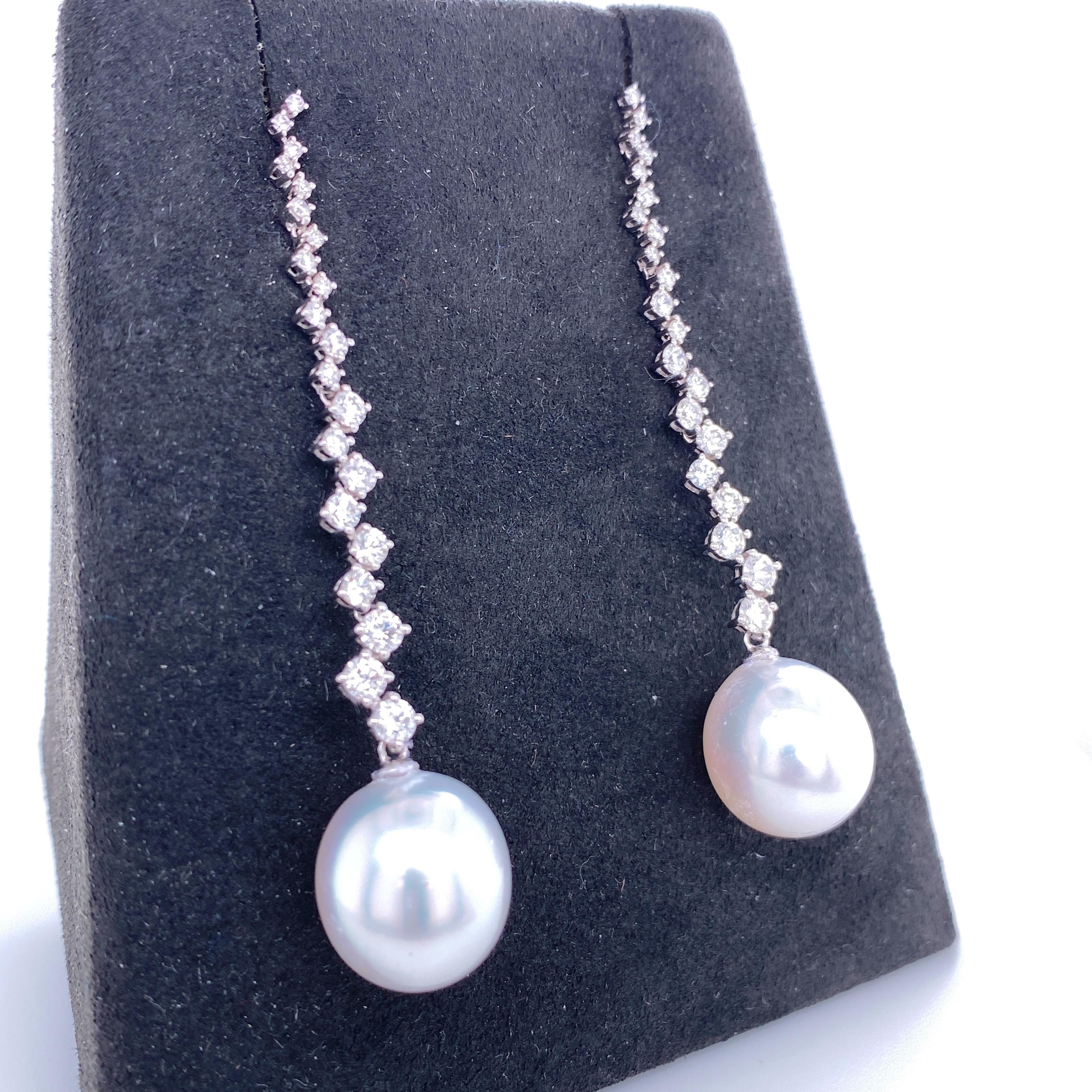 Orecchini con perle dei mari del sud e diamanti 1,53 carati in oro bianco 18 carati In condizioni Nuovo in vendita a New York, NY