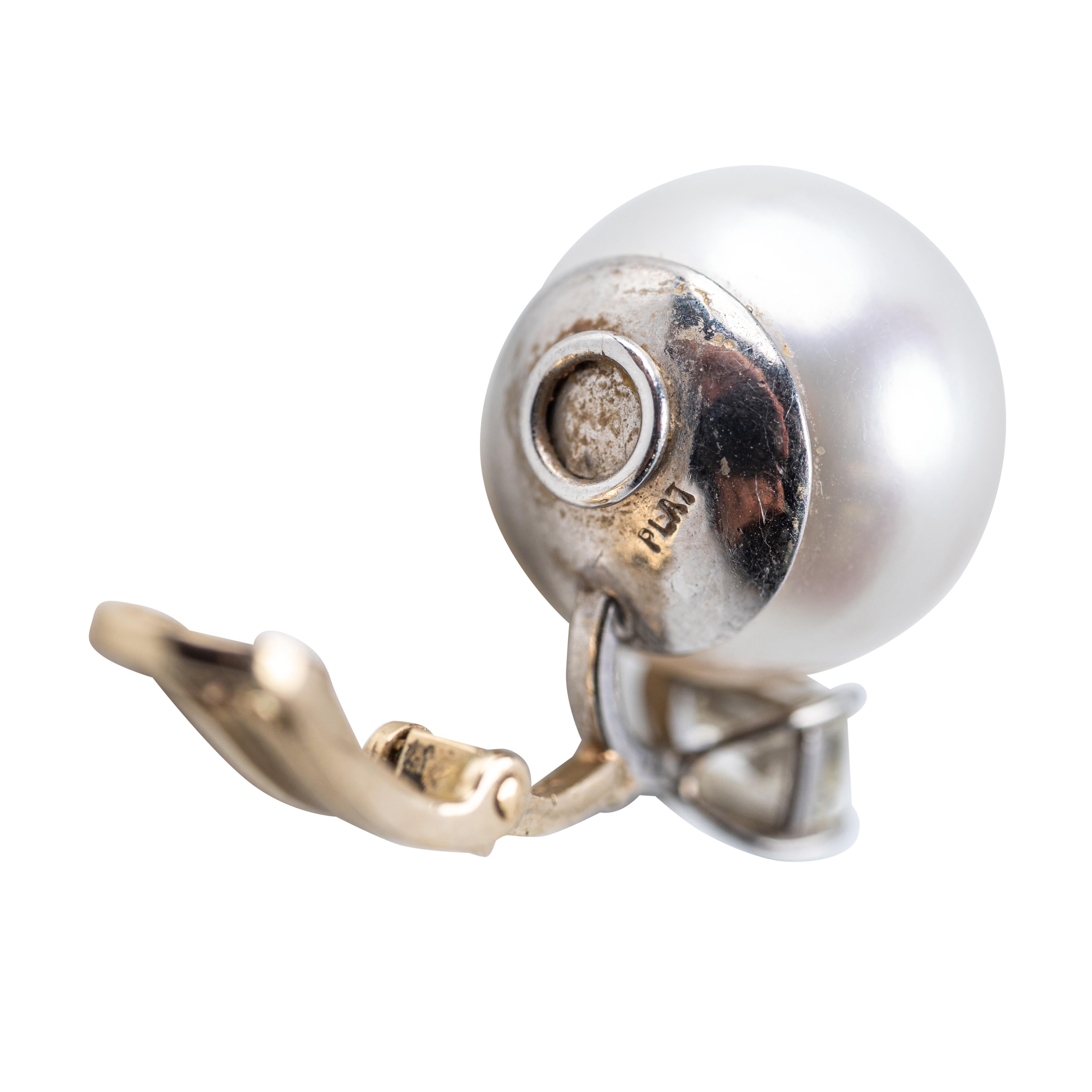 Clips d'oreilles en platine et or blanc 18 carats avec perles des mers du Sud et diamants Unisexe en vente