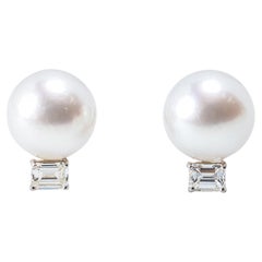 Clips d'oreilles en platine et or blanc 18 carats avec perles des mers du Sud et diamants
