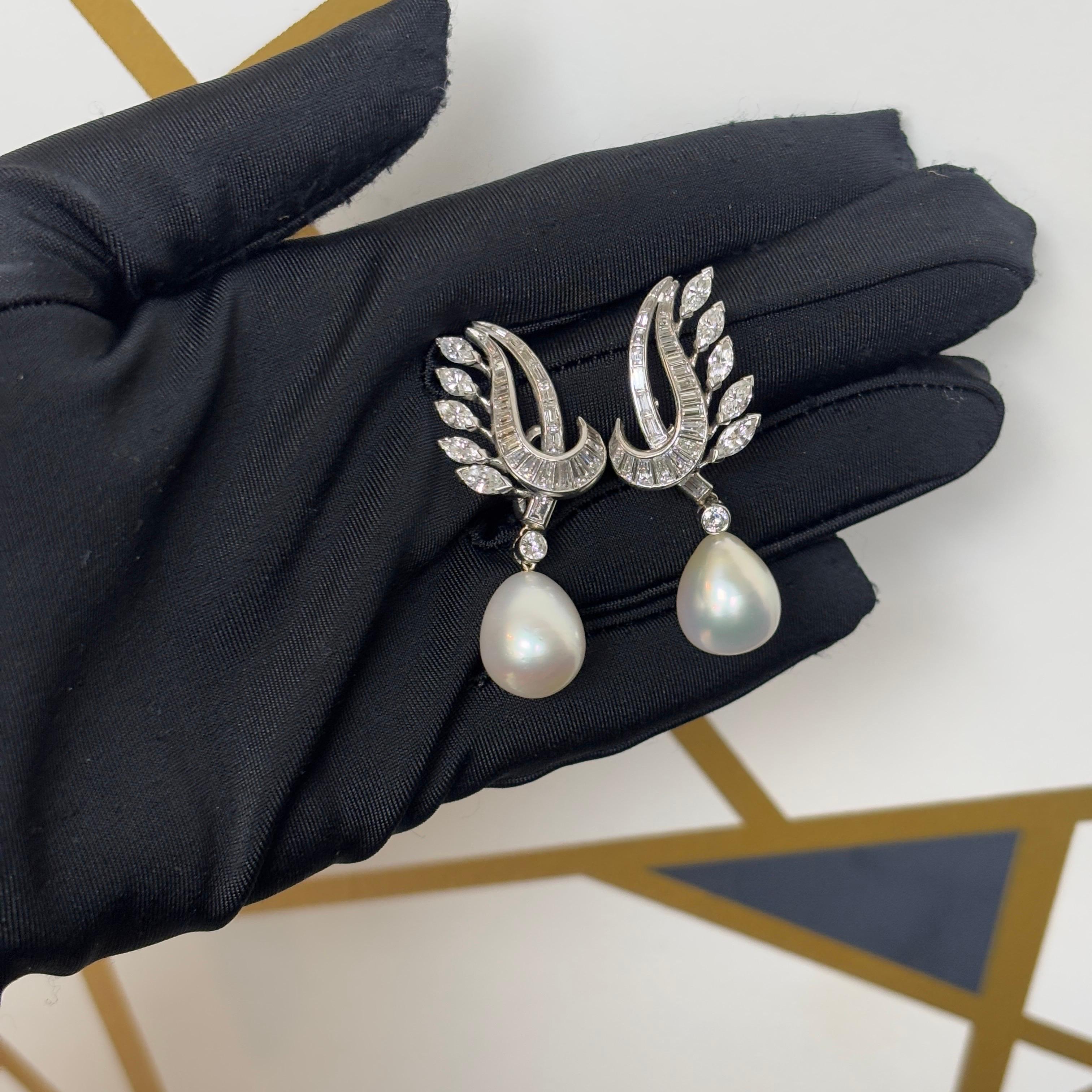 Taglio baguette Orecchini con perle dei mari del sud e diamanti in vendita