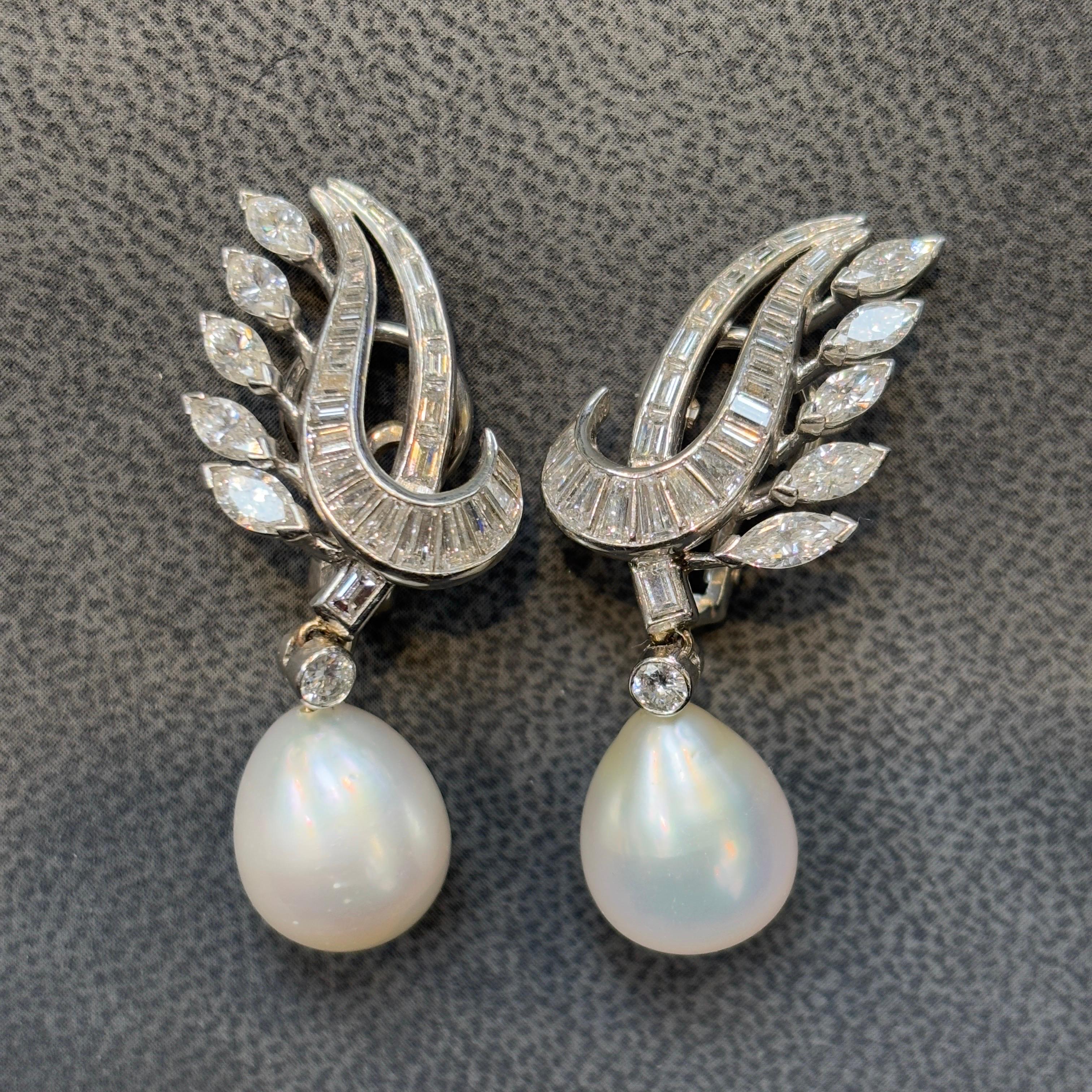 Donna Orecchini con perle dei mari del sud e diamanti in vendita