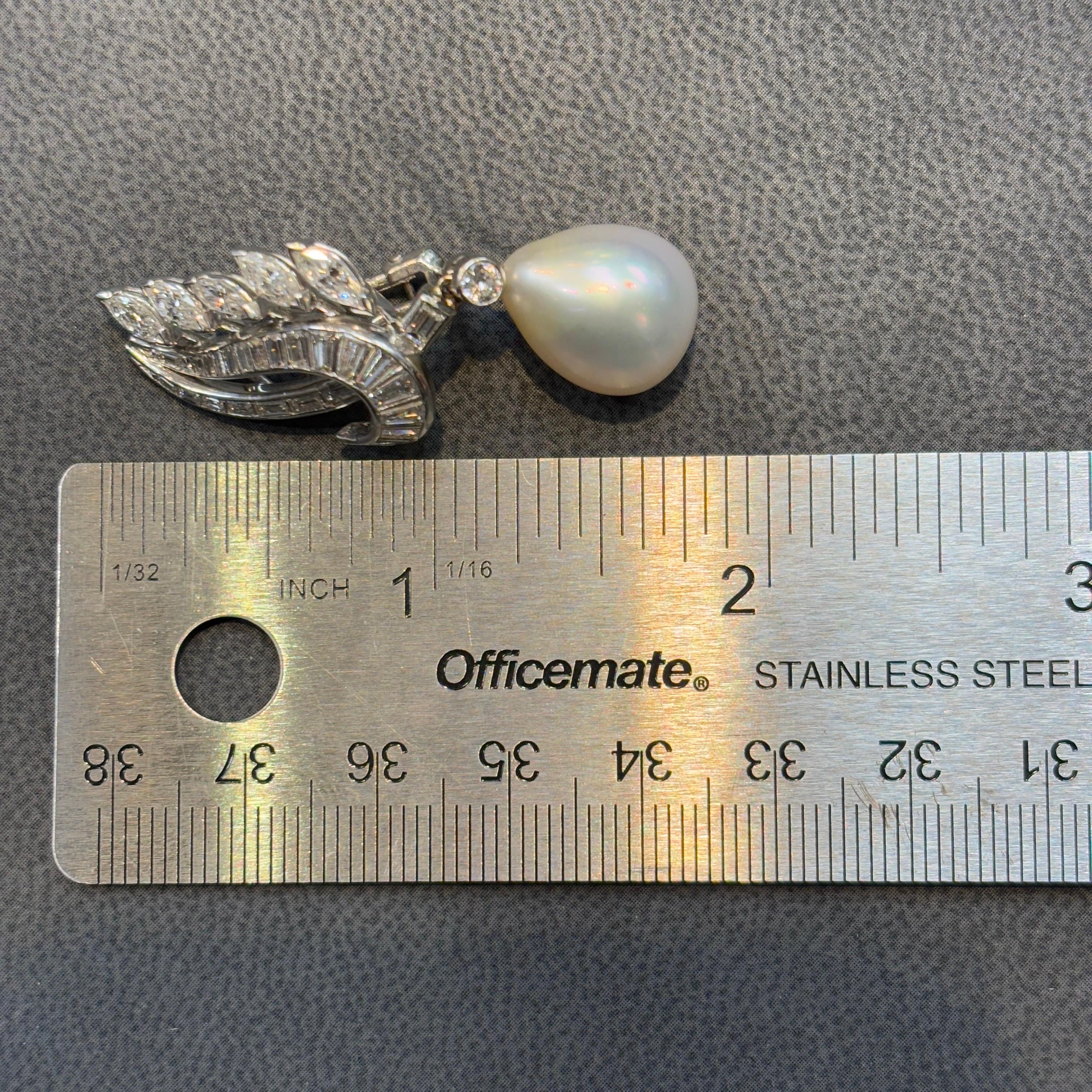 Orecchini con perle dei mari del sud e diamanti in vendita 4