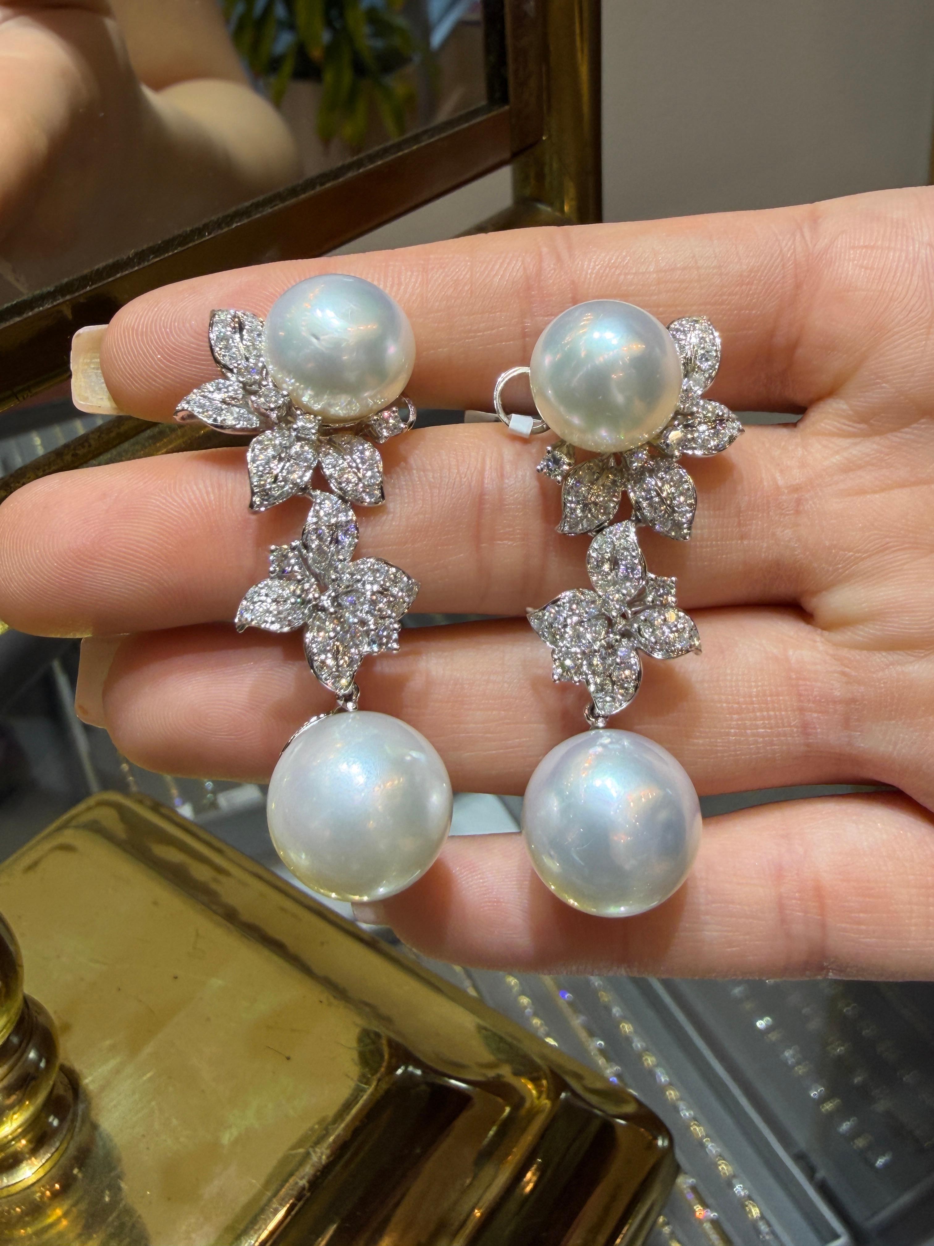 South Sea Pearl & Diamond Floral Drop Earrings 18K White Gold  15mm Pearls Brid (Moderne) im Angebot