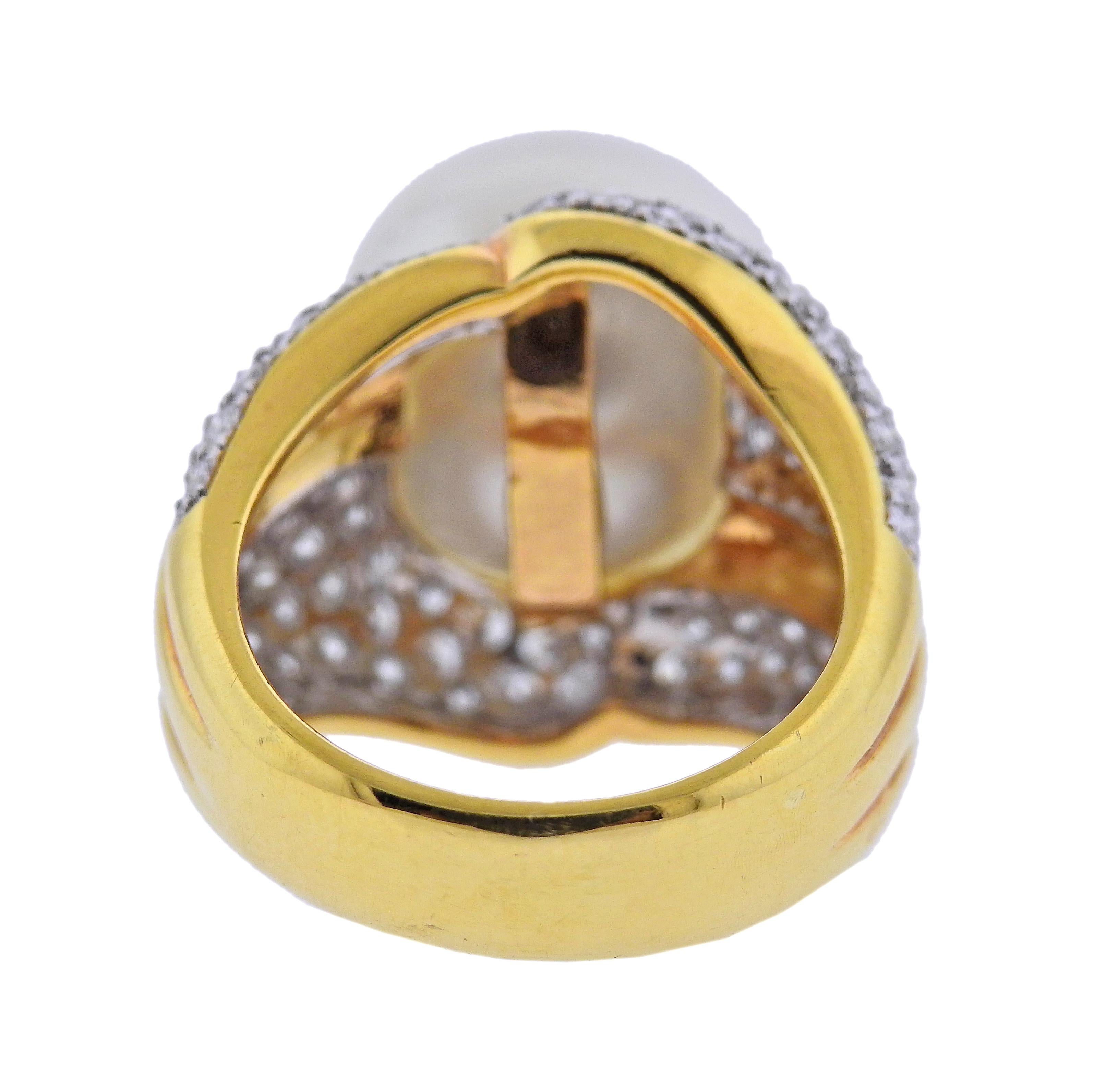 Taglio rotondo Anello cocktail in oro con diamanti e perle dei mari del sud in vendita