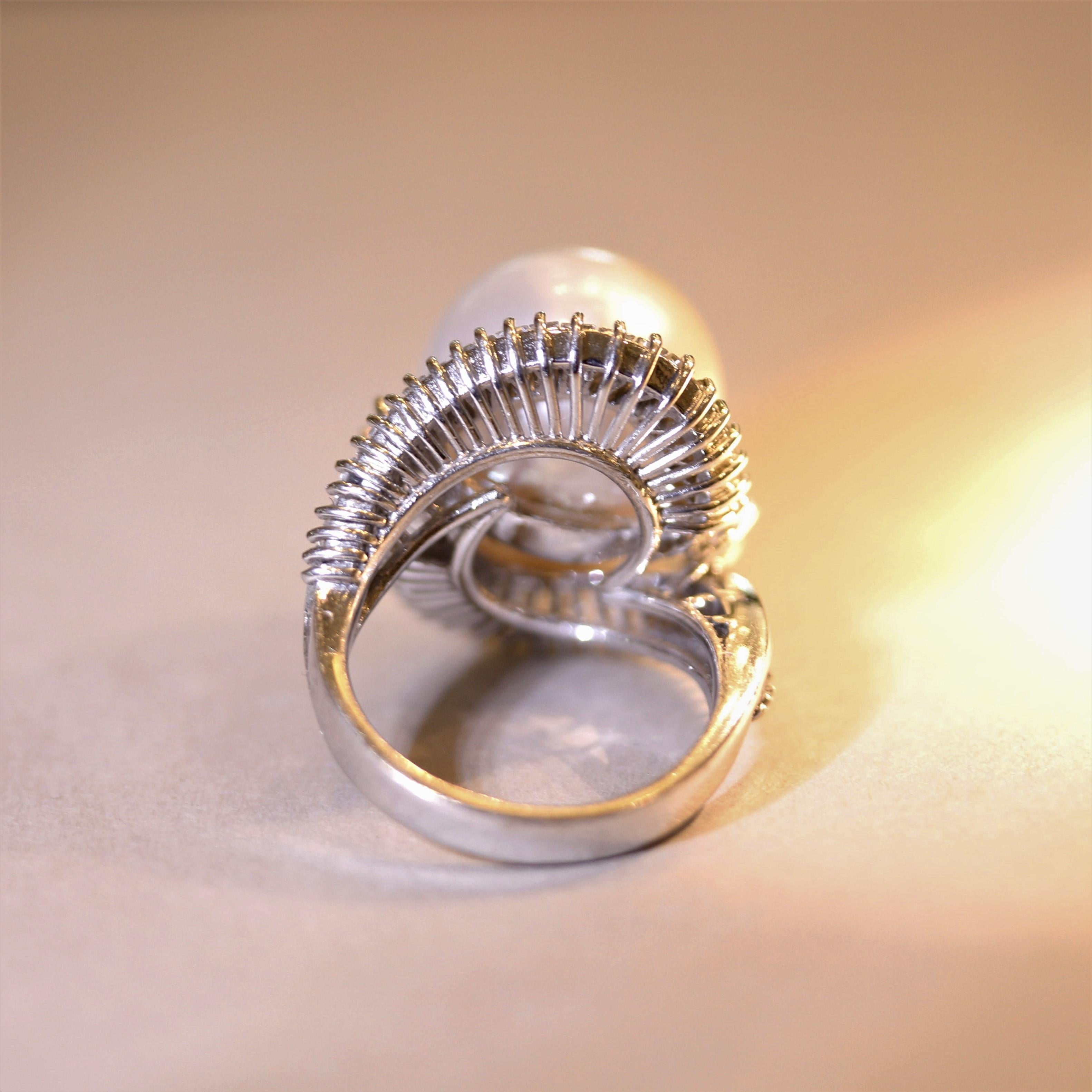 South Sea Pearl Diamond Gold Cocktail Ring In New Condition For Sale In Beverly Hills, CA