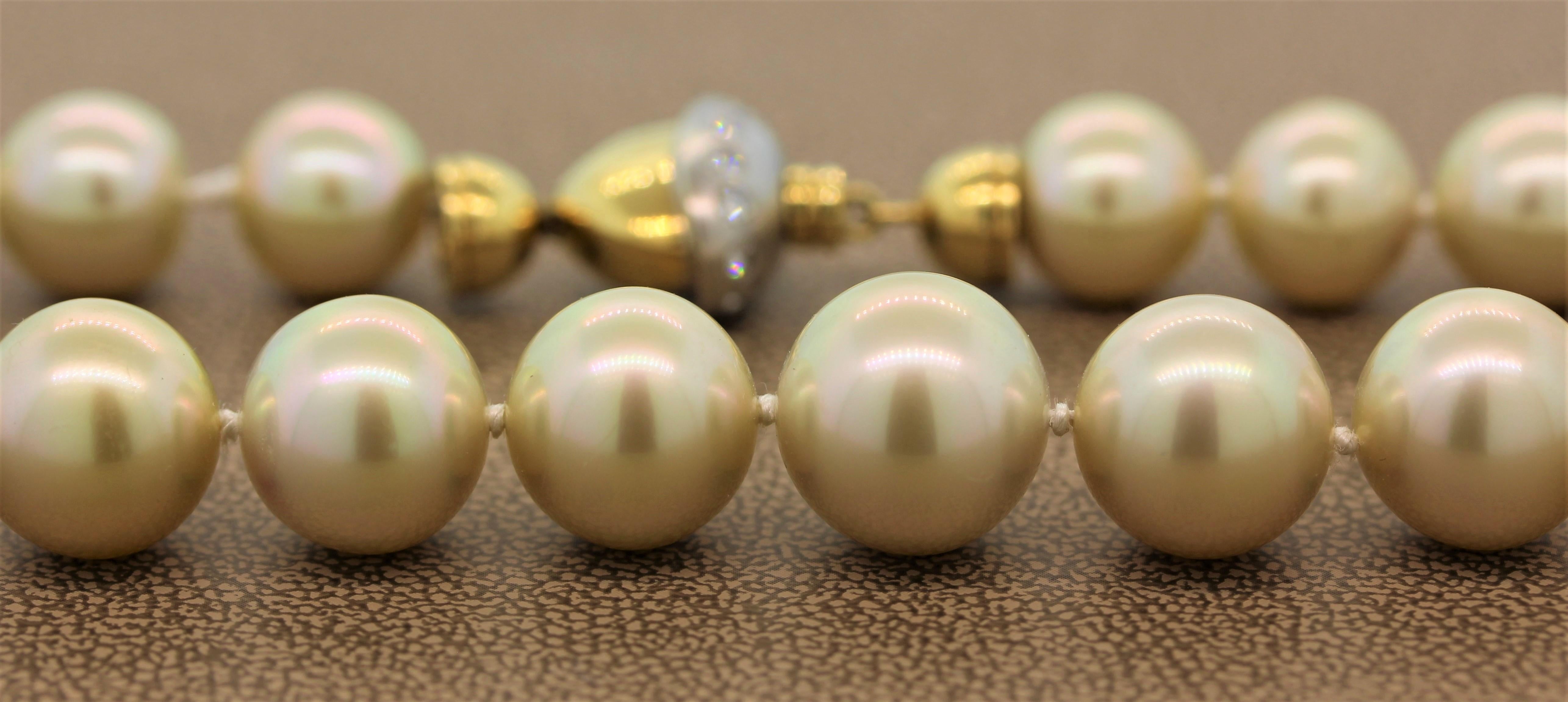 South Sea Pearl Diamond Gold Necklace 2