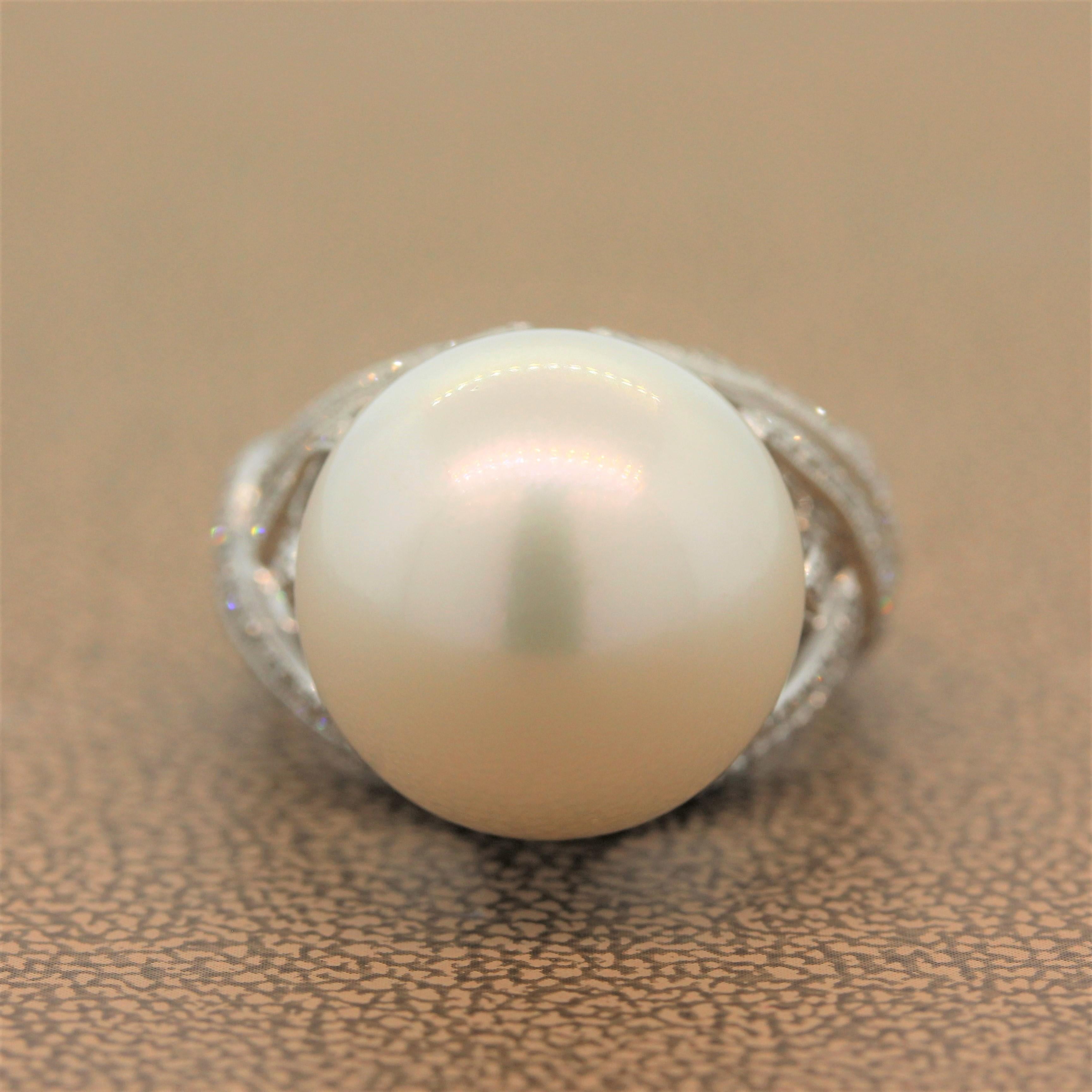 South Sea Pearl Diamond Gold Ring In New Condition For Sale In Beverly Hills, CA