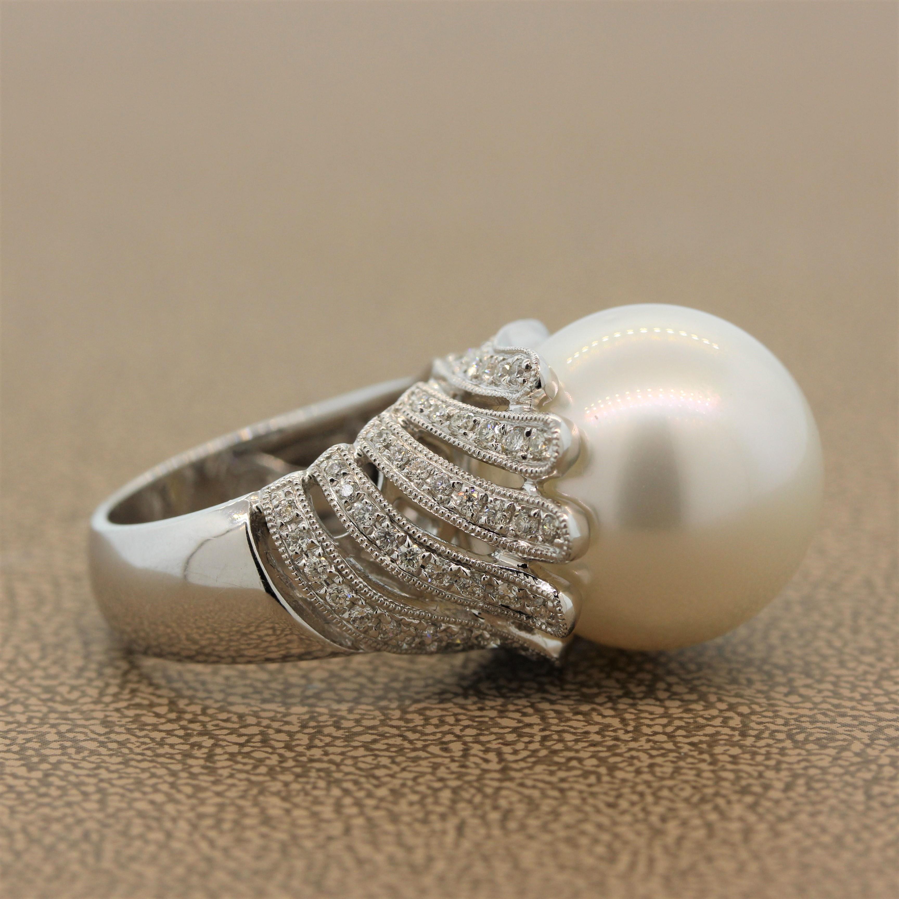 South Sea Pearl Diamond Gold Ring In New Condition For Sale In Beverly Hills, CA