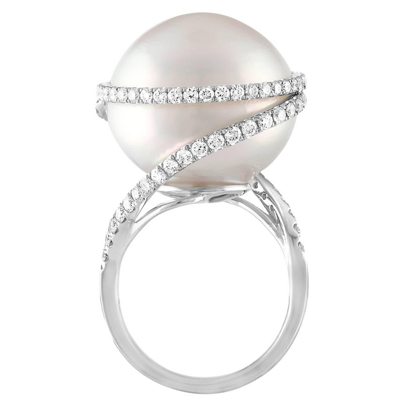 1.16 Carats Diamonds And South Sea Pearl Gold Ring For Sale