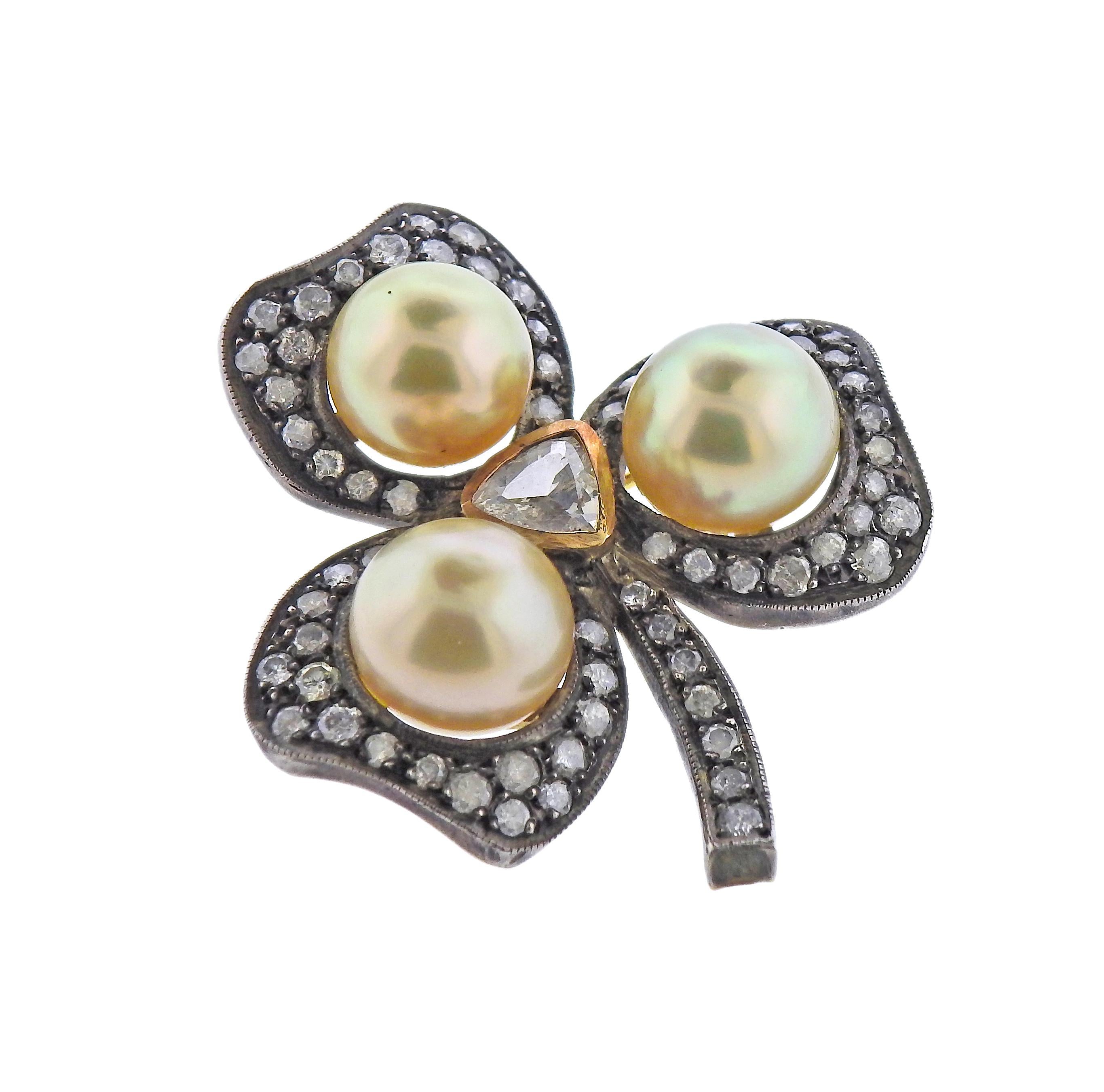 Südsee Perle Diamant Gold Silber Kleeblatt Kleeblatt Brosche im Zustand „Hervorragend“ im Angebot in New York, NY