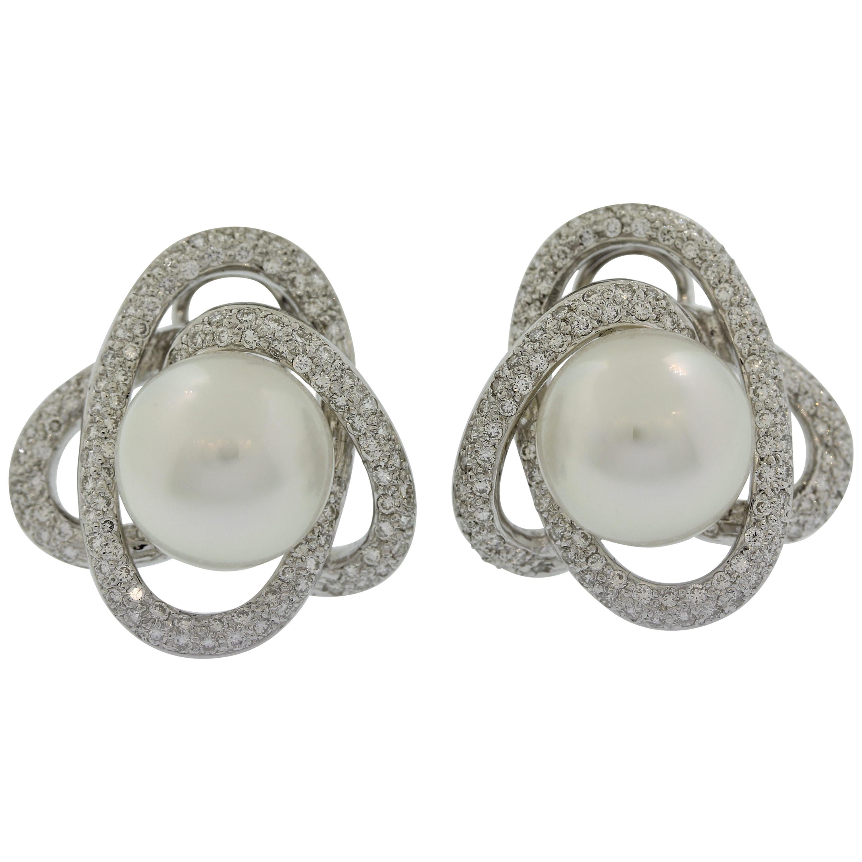 South Sea Pearl Diamond Gold Spiral Earrings In New Condition For Sale In Beverly Hills, CA