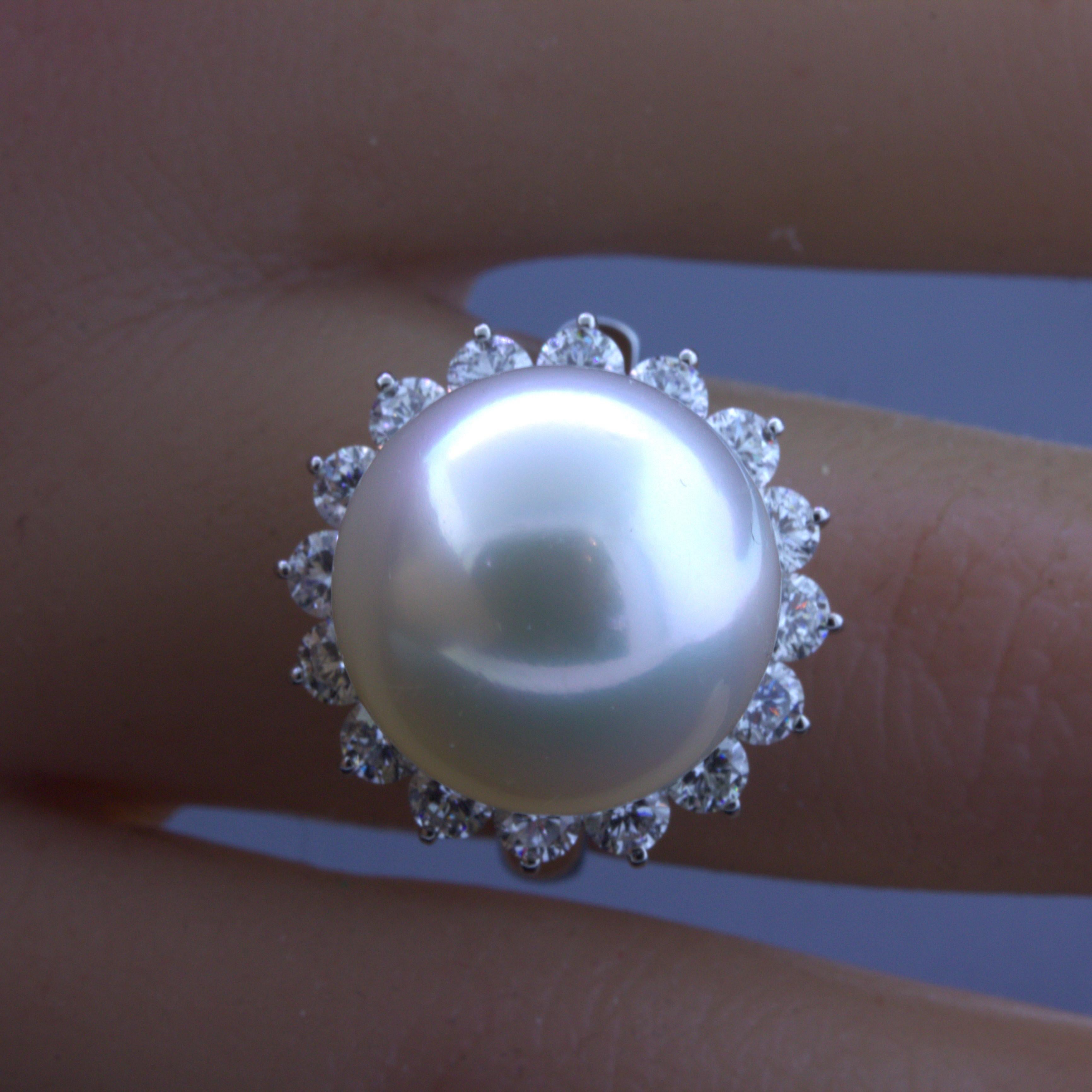 South Sea Pearl Diamond Halo Platinum Ring In New Condition For Sale In Beverly Hills, CA