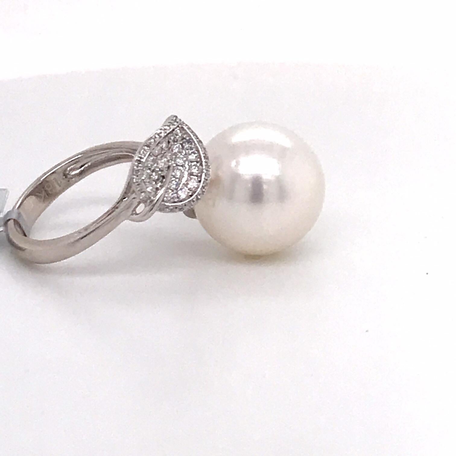 Women's HARBOR D. South Sea Pearl Diamond Leaf Ring 0.39 Carat 18 Karat White Gold For Sale