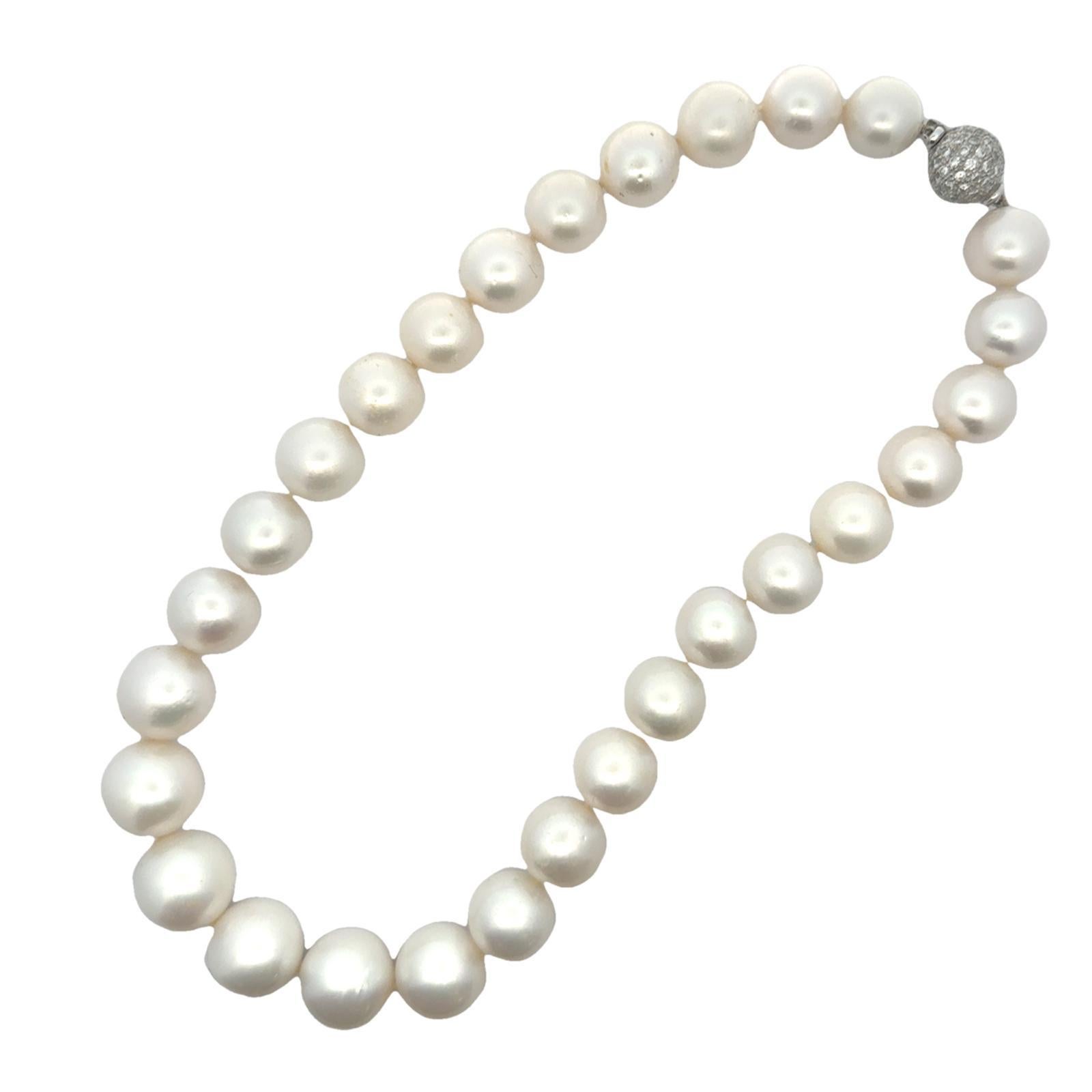 Round Cut South Sea Pearl Diamond Necklace 18 Karat White Gold Ball Clasp 16.5 Inches For Sale