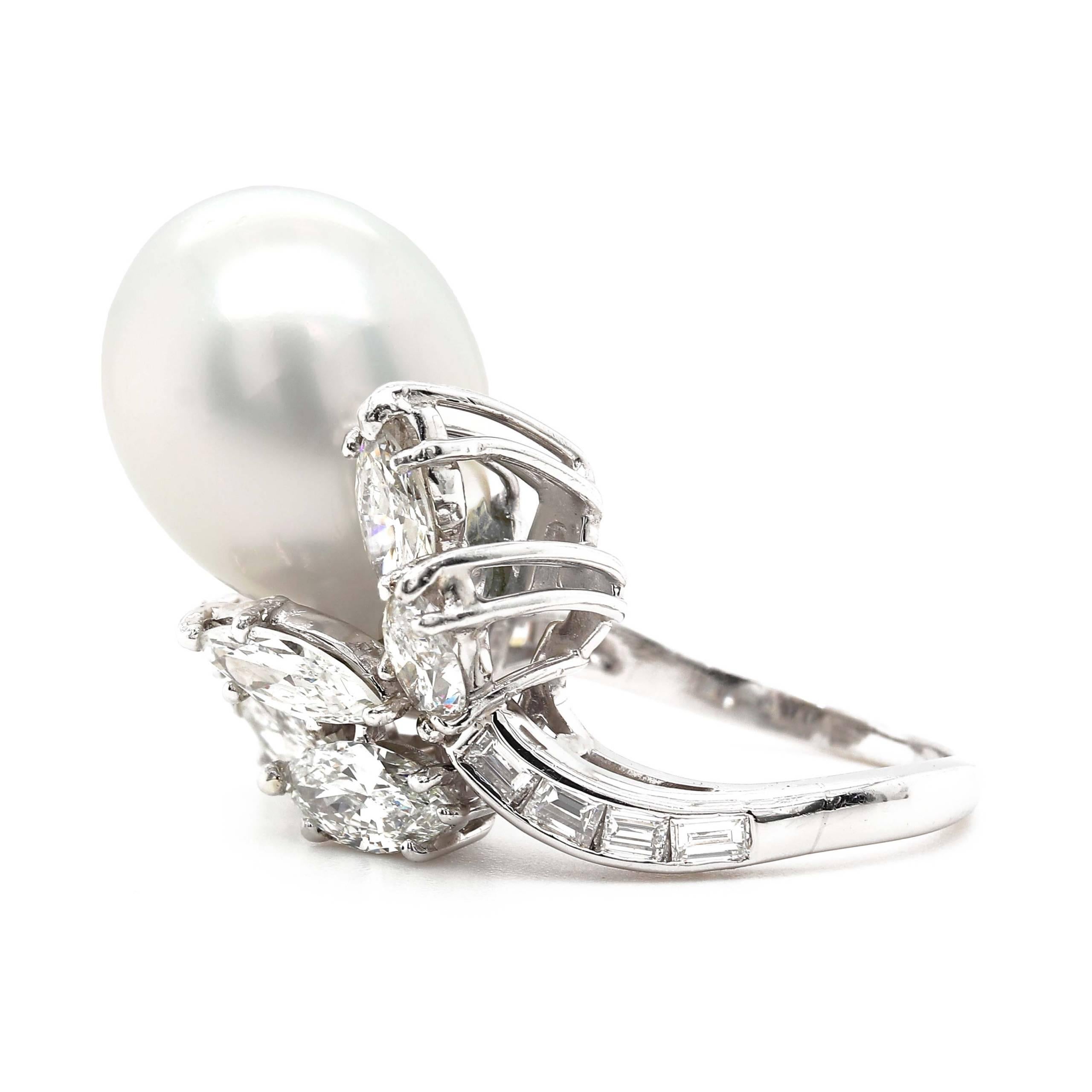 South Sea Pearl Diamond Ring In New Condition For Sale In Houston, TX