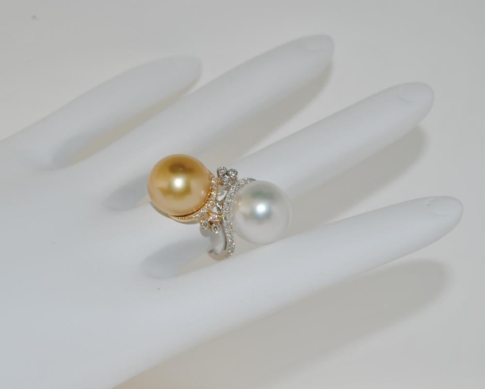 South Sea Pearl Diamond Ring In New Condition For Sale In Los Angeles, CA