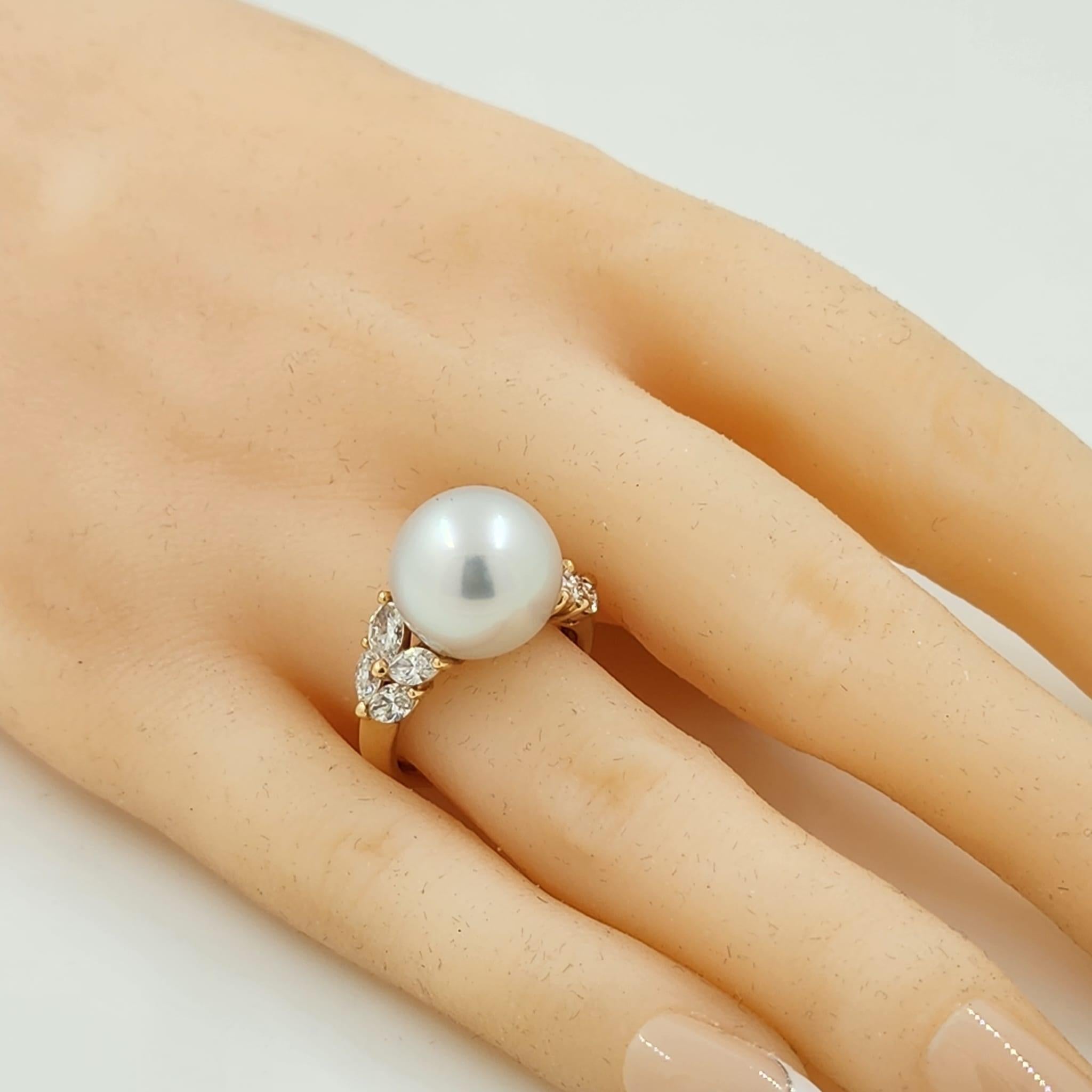 South Sea Pearl Diamond Ring in 18 Karat Rose Gold In New Condition For Sale In Hong Kong, HK