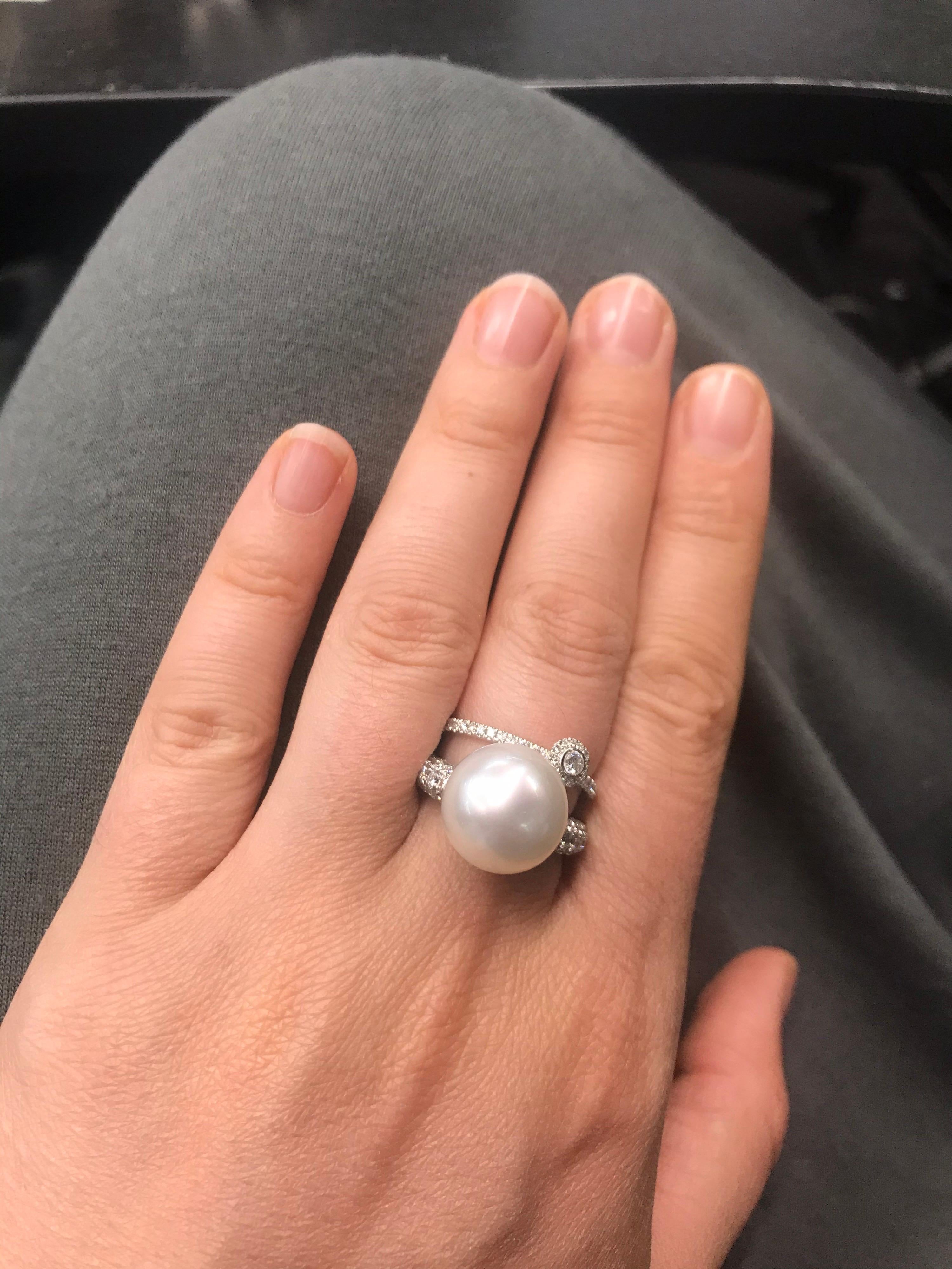 South Sea Pearl Diamond Ring in One 1.28 Carat 18 Karat White Gold For Sale 7