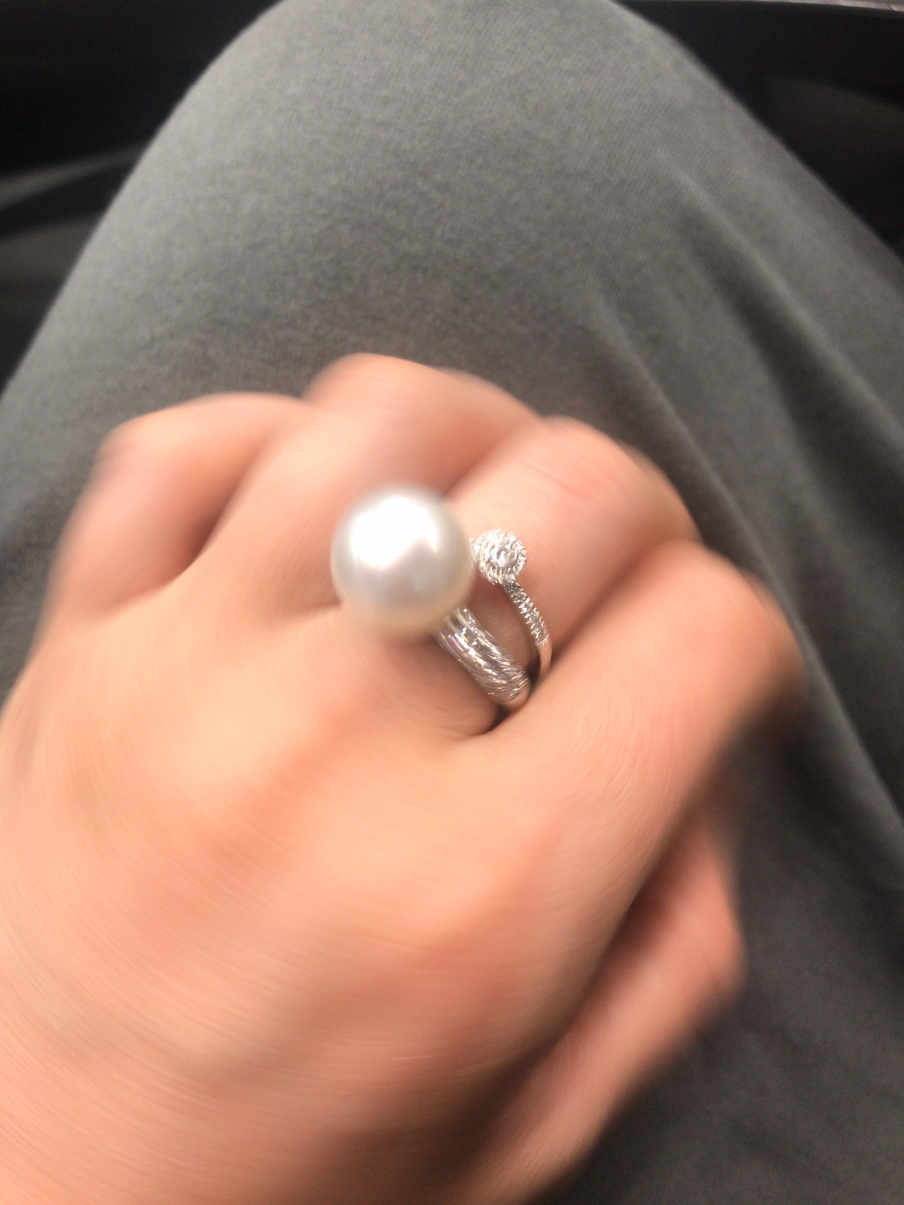 South Sea Pearl Diamond Ring in One 1.28 Carat 18 Karat White Gold For Sale 9