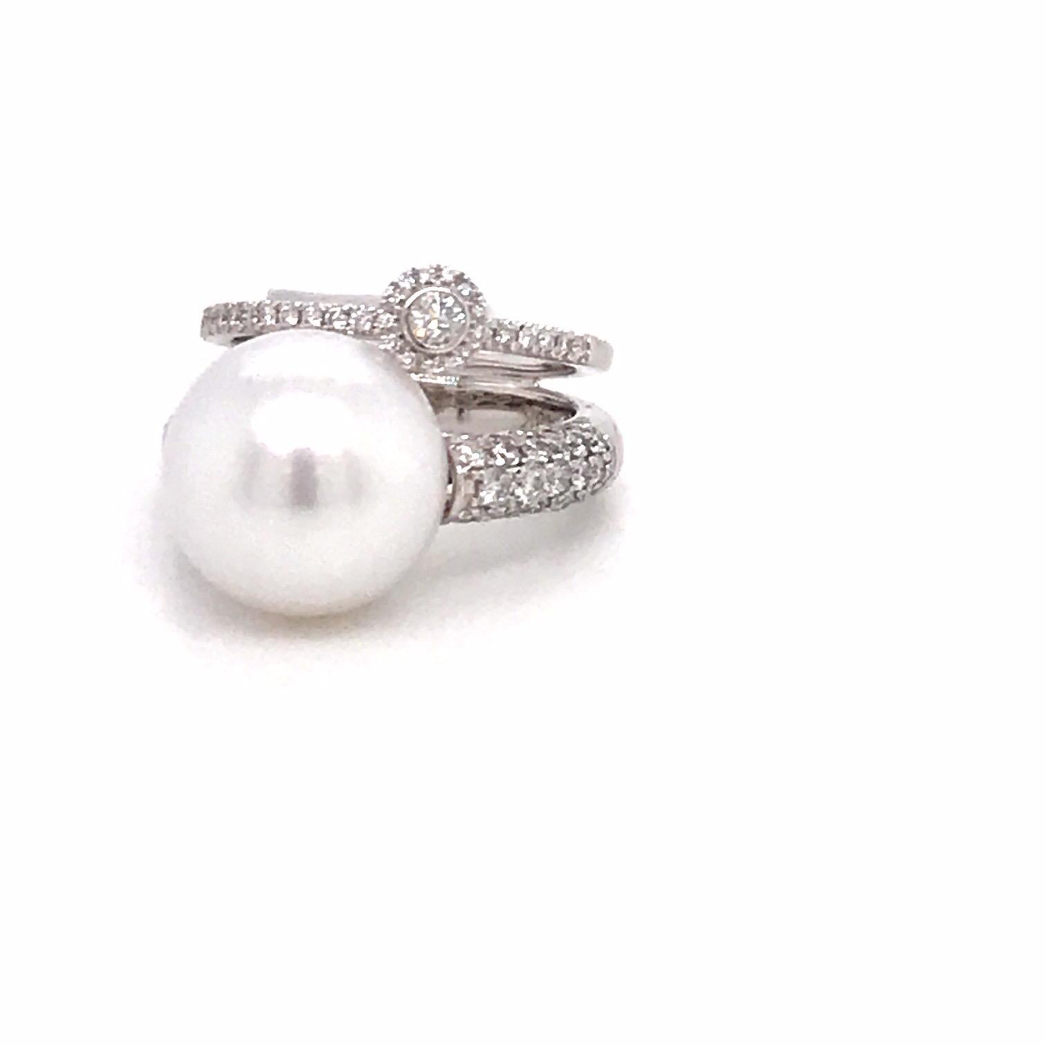 Contemporaneo Anello con diamante e perla dei mari del sud in un unico pezzo da 1,28 carati in oro bianco 18 carati in vendita