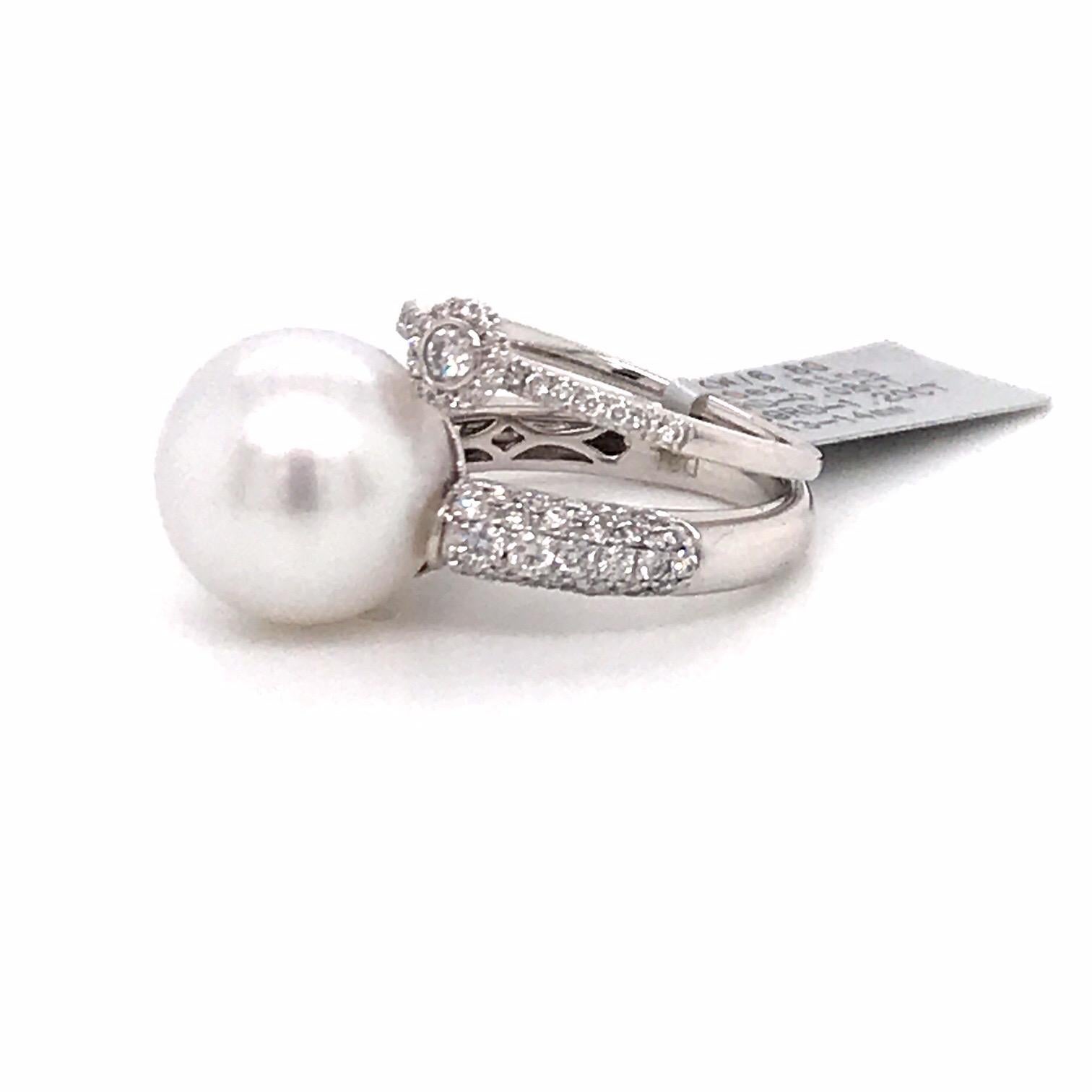 South Sea Pearl Diamond Ring in One 1.28 Carat 18 Karat White Gold In New Condition For Sale In New York, NY