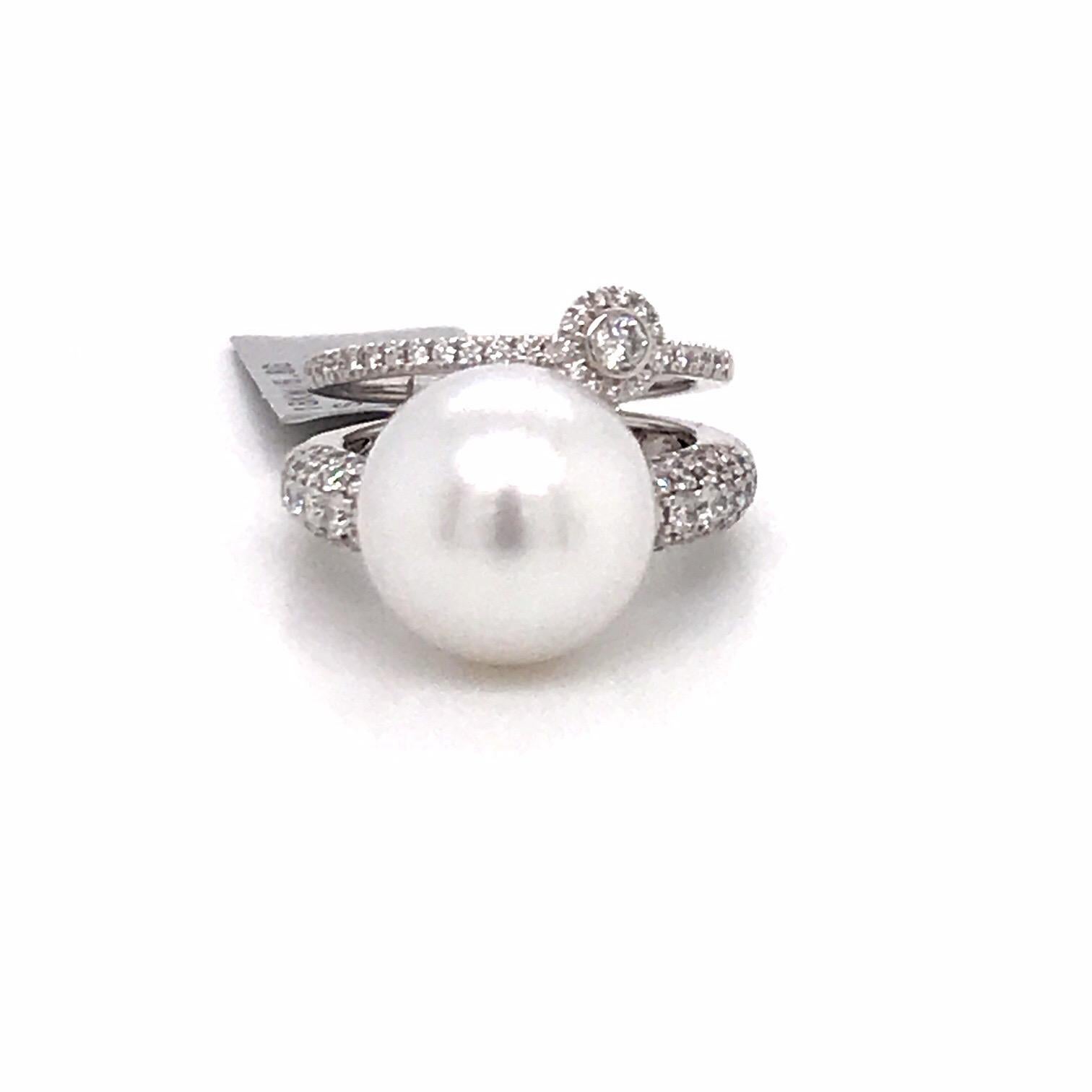 Women's South Sea Pearl Diamond Ring in One 1.28 Carat 18 Karat White Gold For Sale