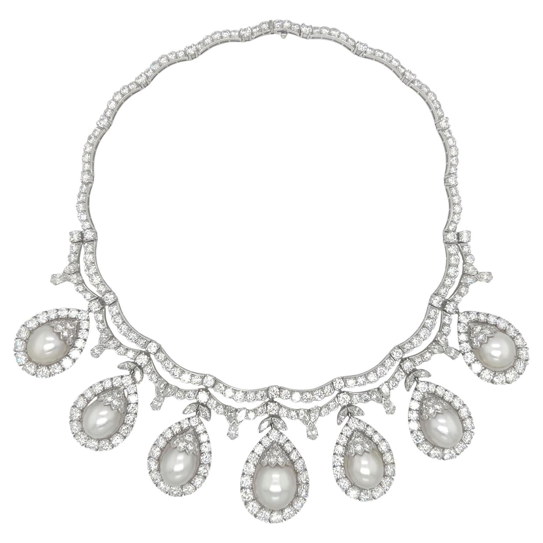 Collar Festoneado de Perlas del Mar del Sur y Diamantes en venta