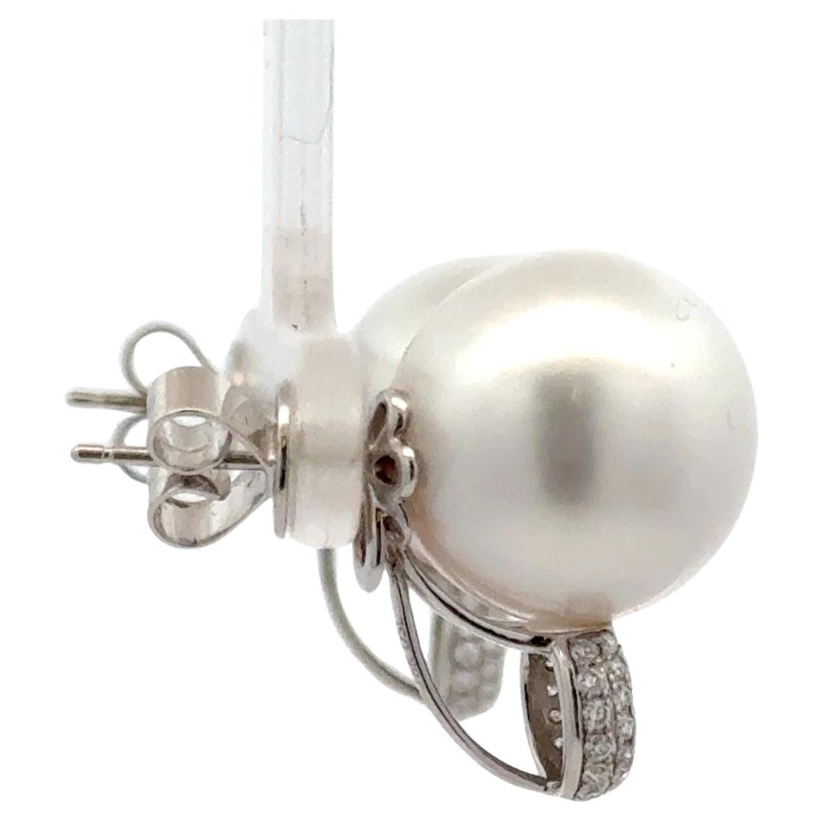 Contemporaneo Orecchini con perle dei mari del sud e diamanti 0,49 carati in oro bianco 18 carati 14-15 mm in vendita