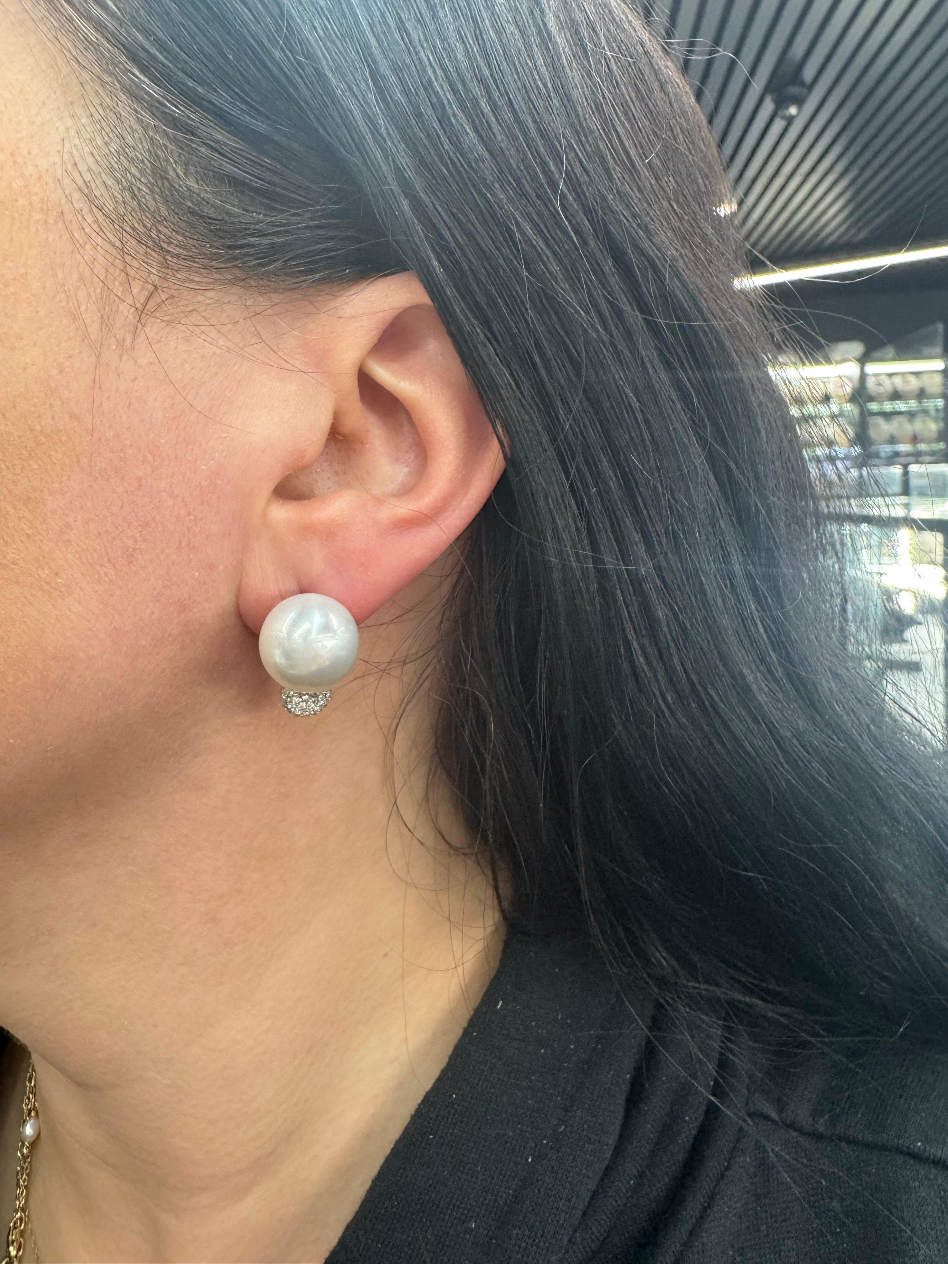 Taglio rotondo Orecchini con perle dei mari del sud e diamanti 0,49 carati in oro bianco 18 carati 14-15 mm in vendita