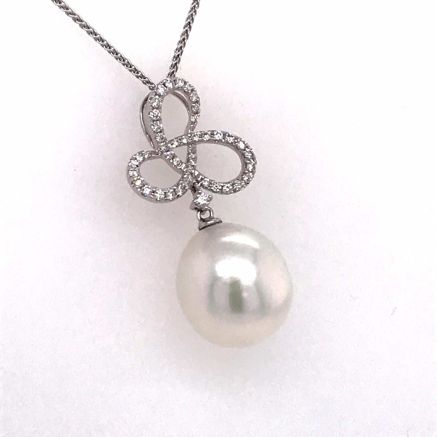 modern pearl pendant design