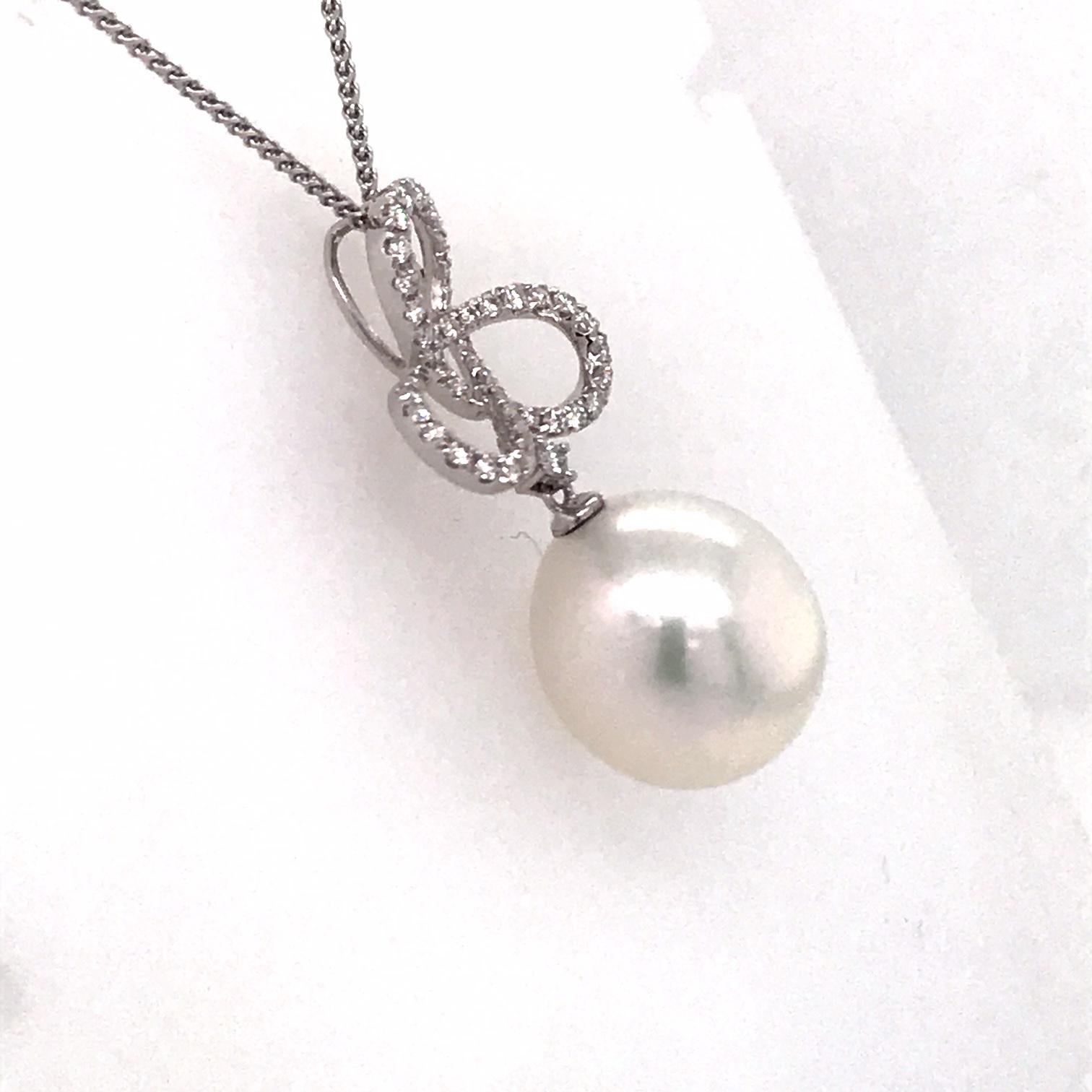 Round Cut South Sea Pearl Diamond Swiral Pendant 0.36 Carat 18 Karat White Gold For Sale