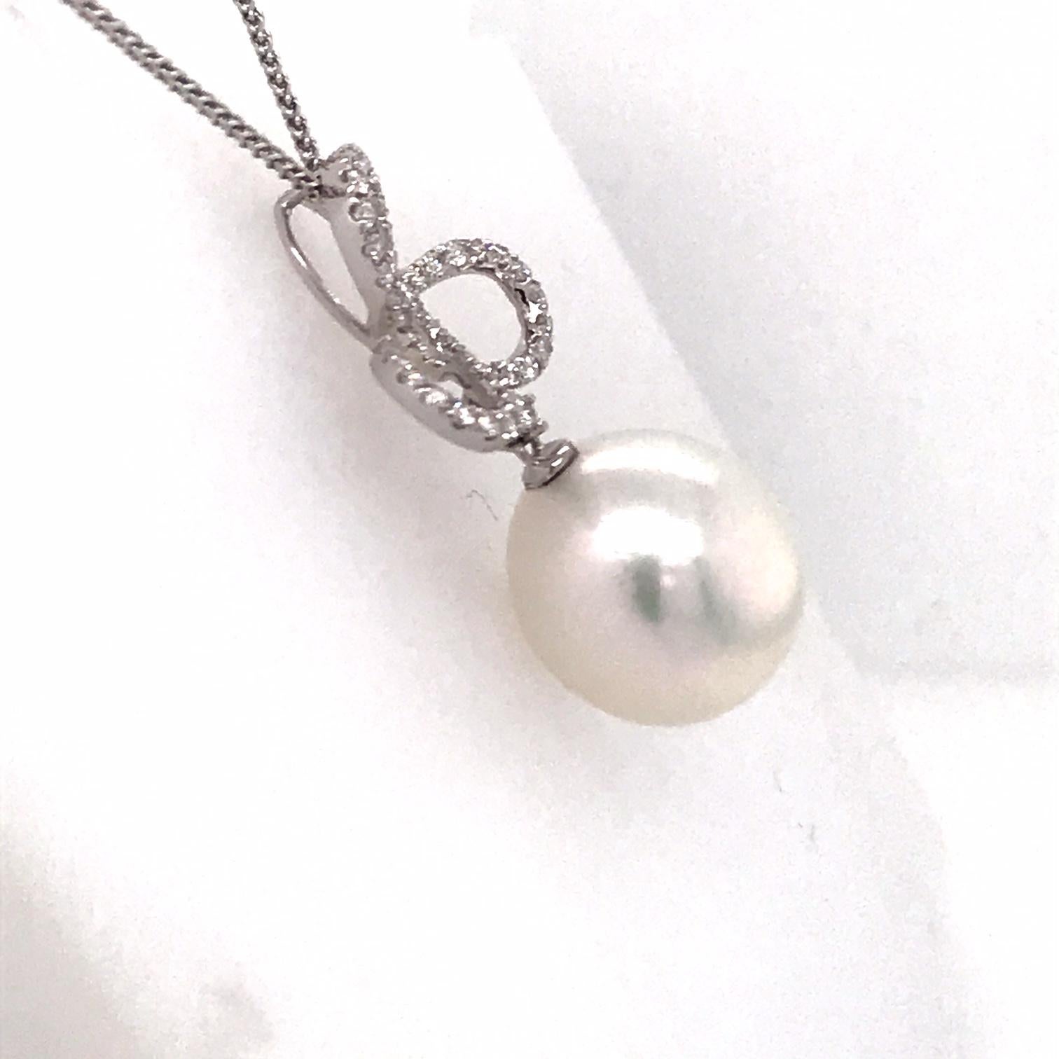 South Sea Pearl Diamond Swiral Pendant 0.36 Carat 18 Karat White Gold In New Condition For Sale In New York, NY