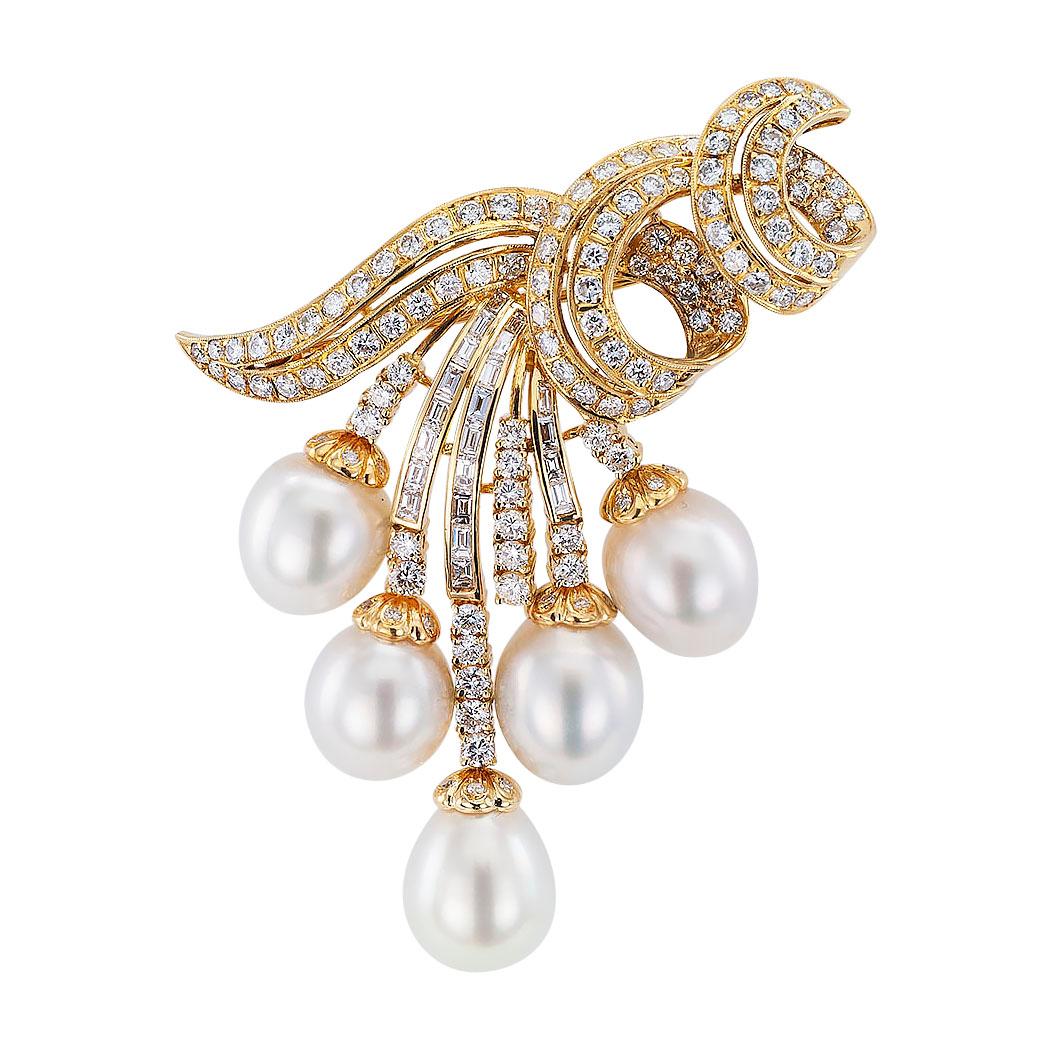 South Sea Pearl Diamond Yellow Gold Brooch Pendant In Good Condition In Los Angeles, CA