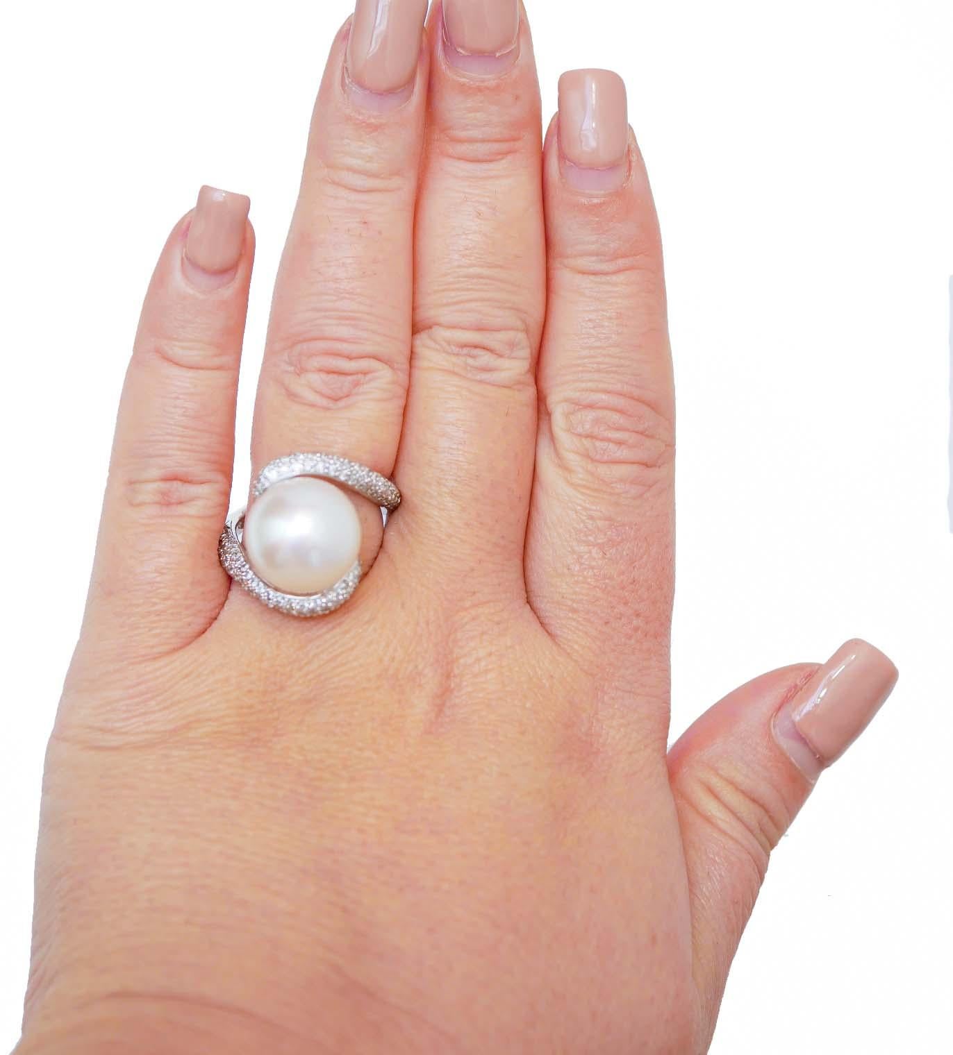 South-Sea Pearl, Diamonds, 14 Karat White Gold Ring. In Good Condition For Sale In Marcianise, Marcianise (CE)