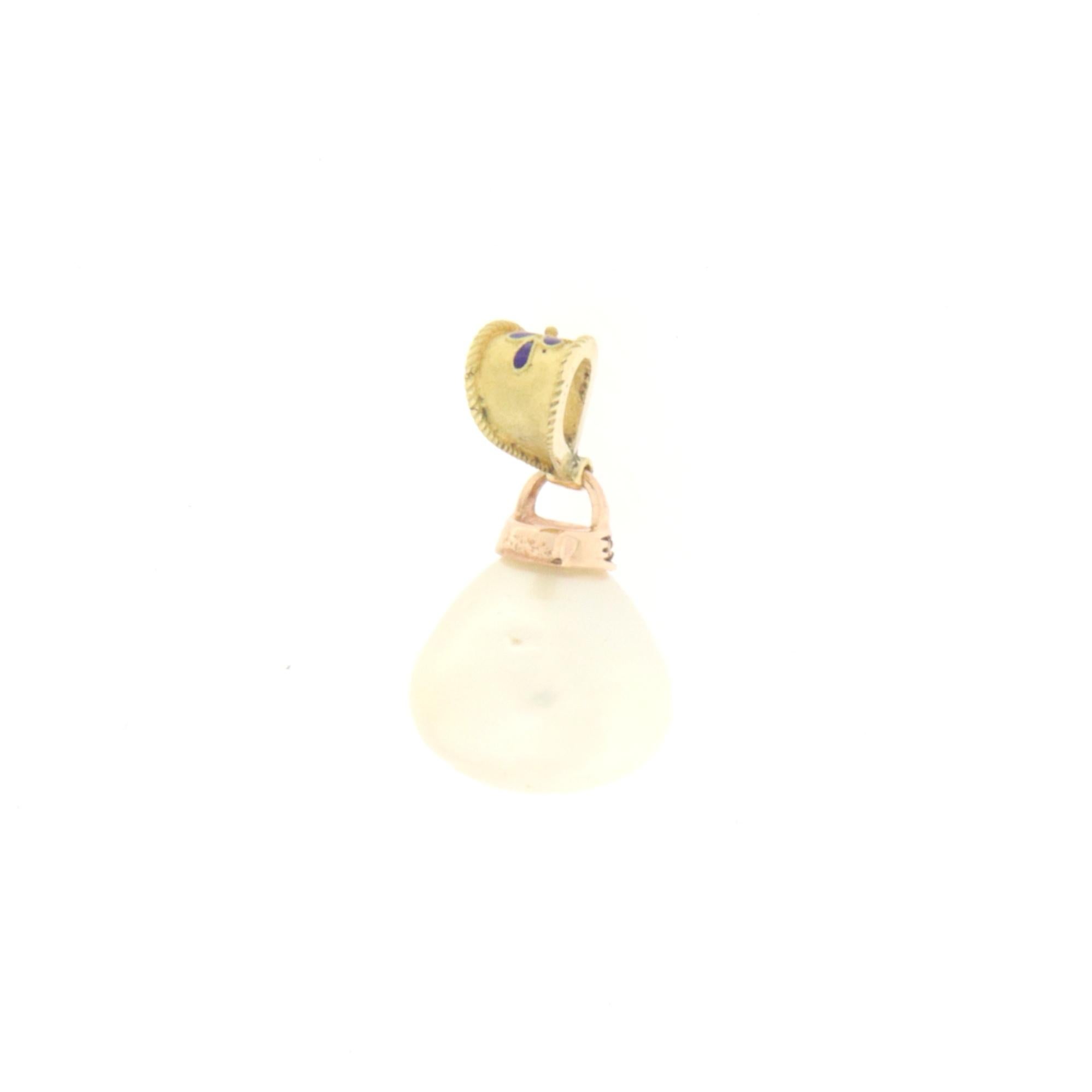 Artisan South Sea Pearl Diamonds 18 Karat Yellow Gold Pendant Necklace For Sale