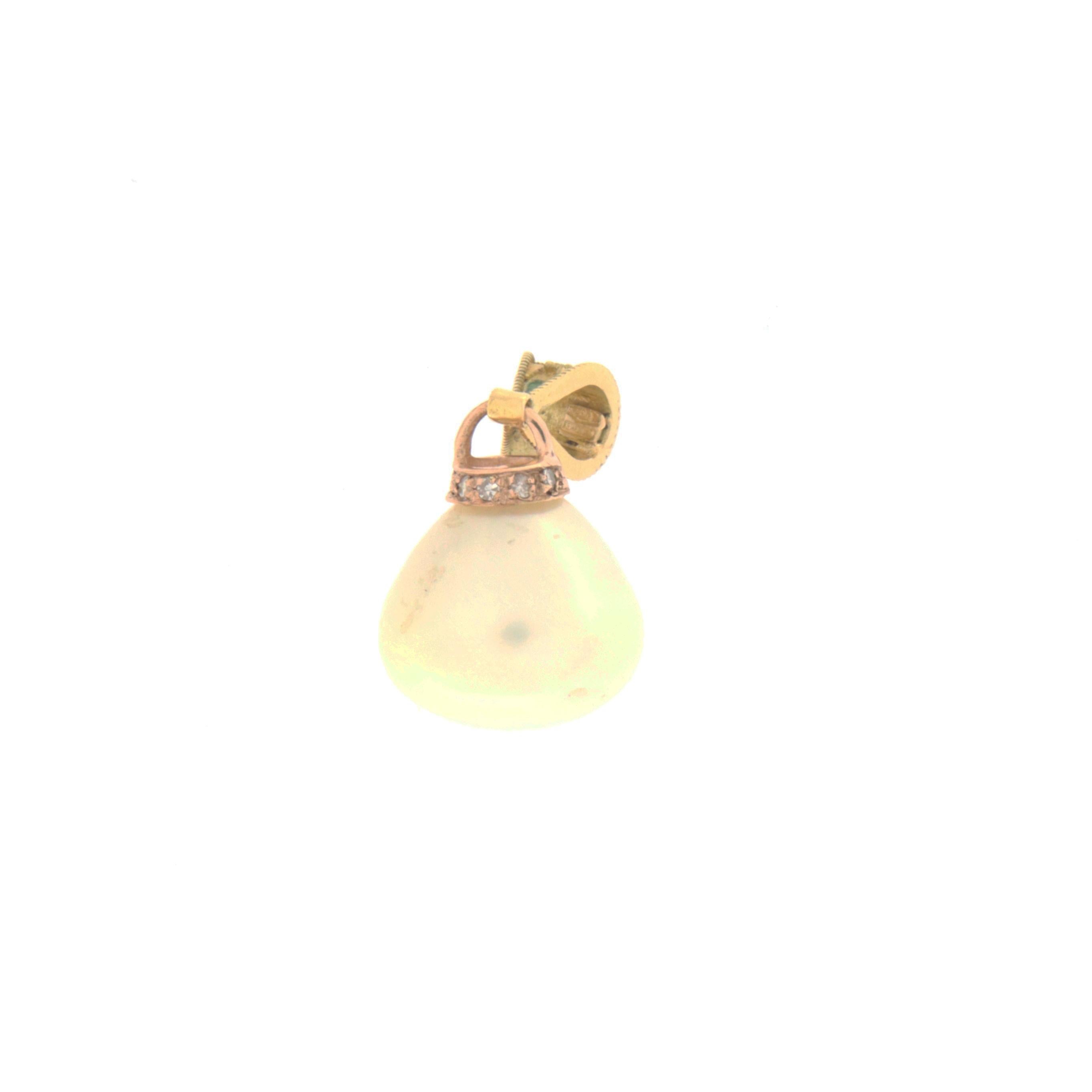 Brilliant Cut South Sea Pearl Diamonds 18 Karat Yellow Gold Pendant Necklace For Sale