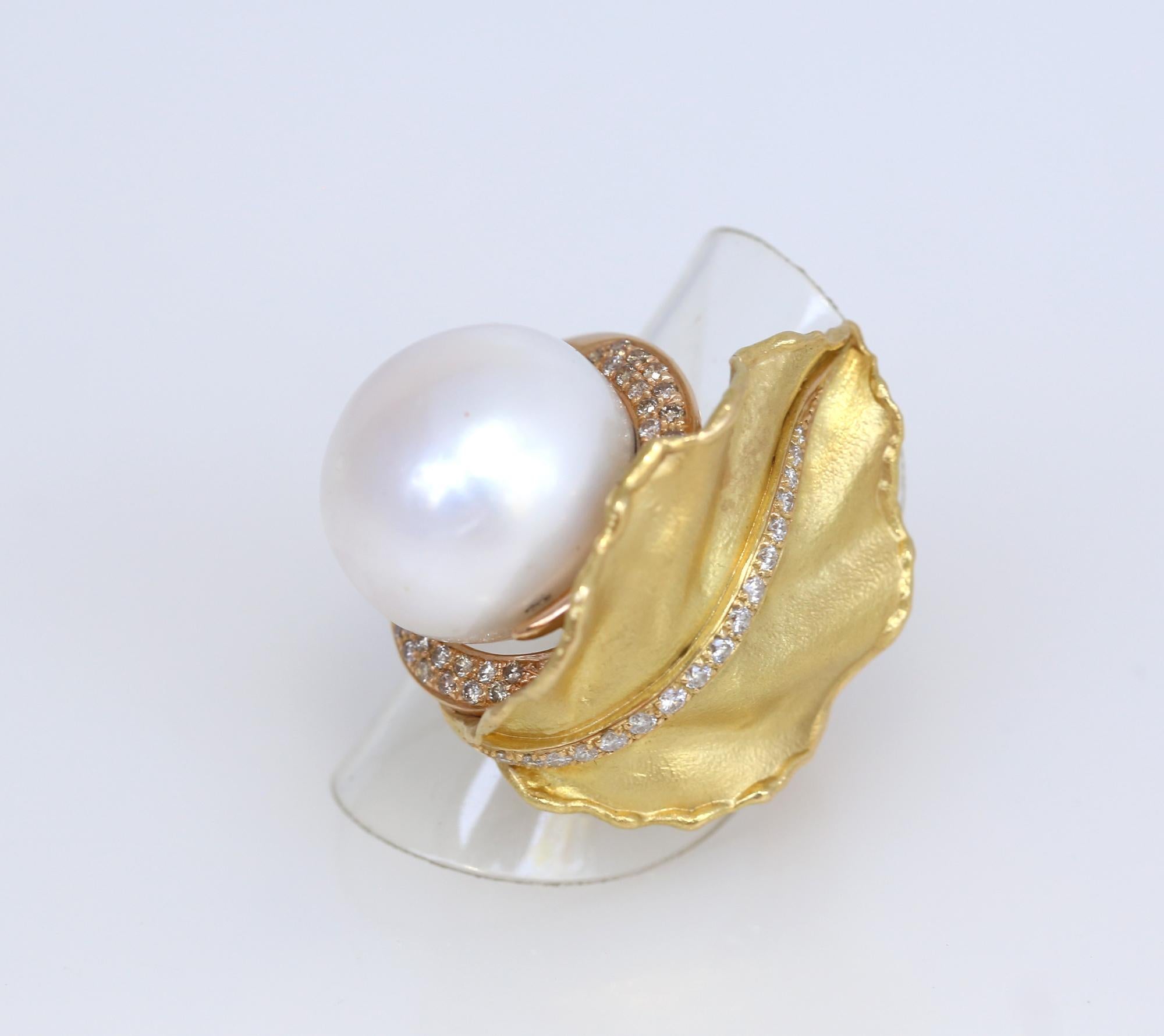 South Sea Pearl Diamonds 18 Karat Yellow Gold Floral Ring, 1970 For Sale 5