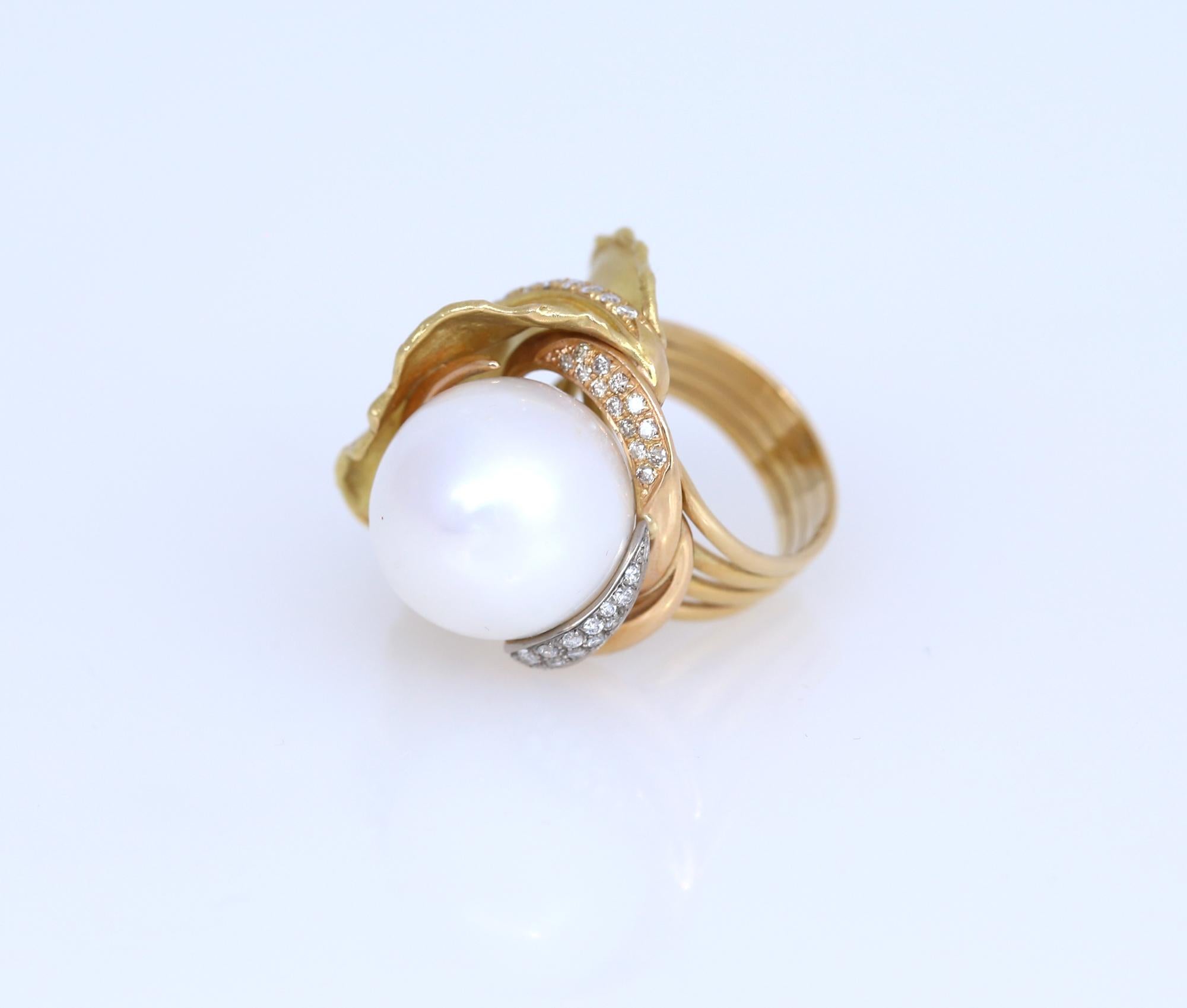 South Sea Pearl Diamonds 18 Karat Yellow Gold Floral Ring, 1970 For Sale 7