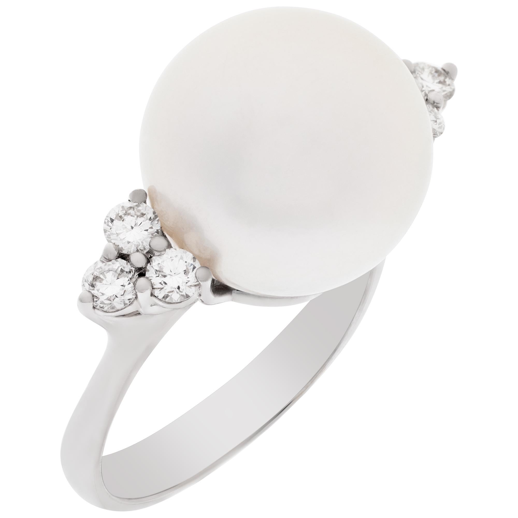 South Sea pearl & diamonds ring set in 18K white gold.  In Excellent Condition For Sale In Surfside, FL